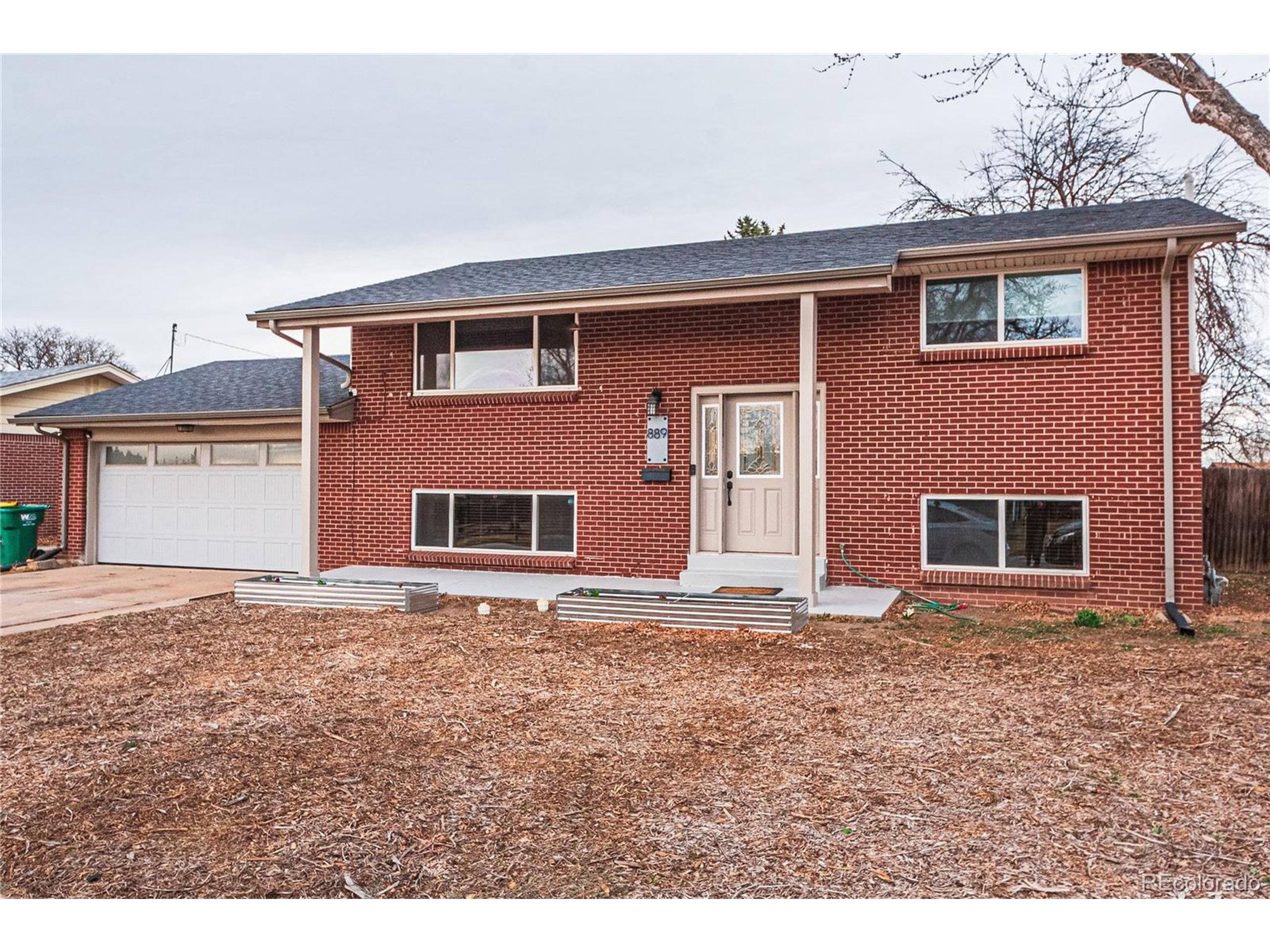 Denver, CO 80221,889 Douglas Dr