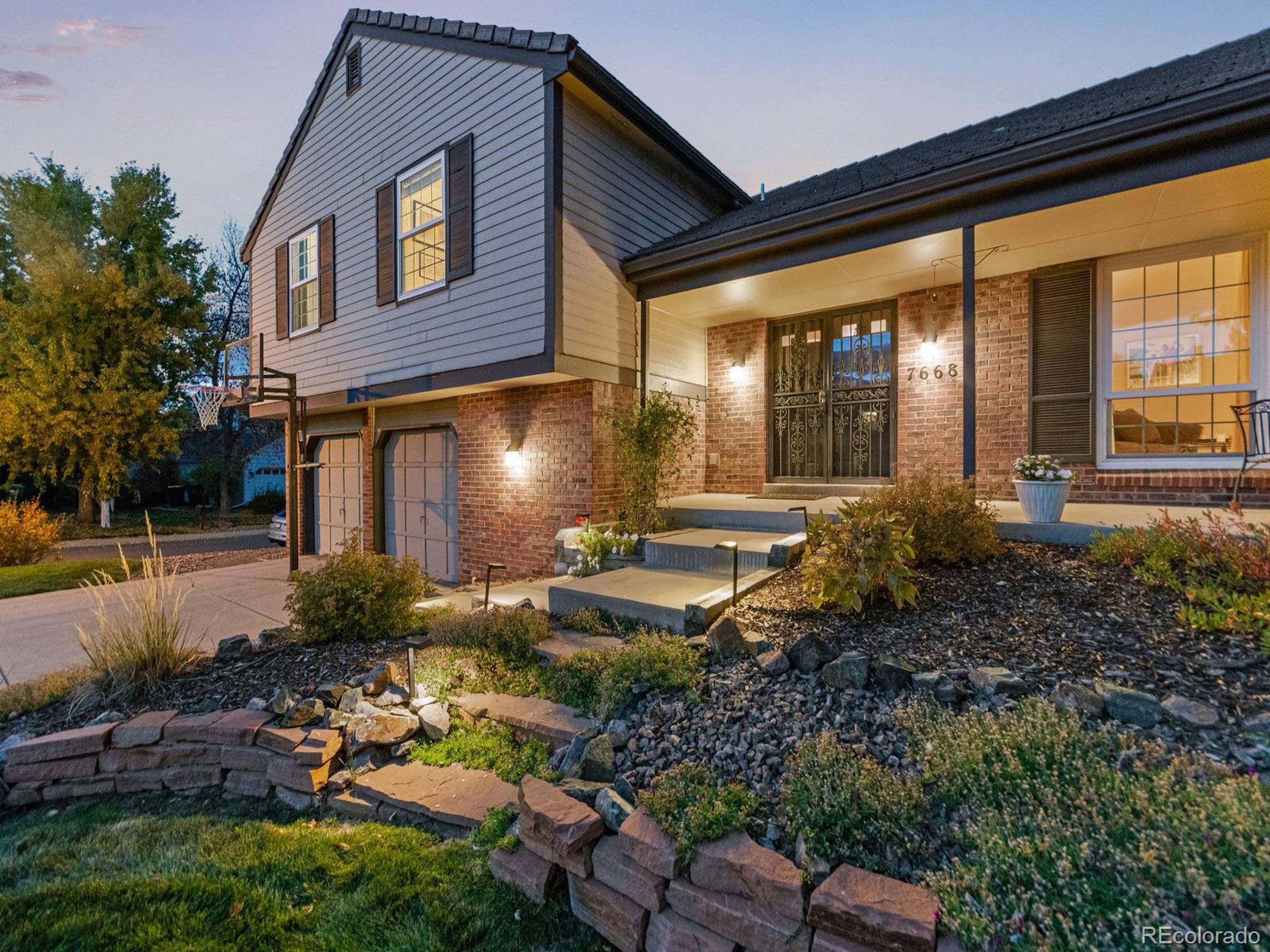 Centennial, CO 80112,7668 S Locust St