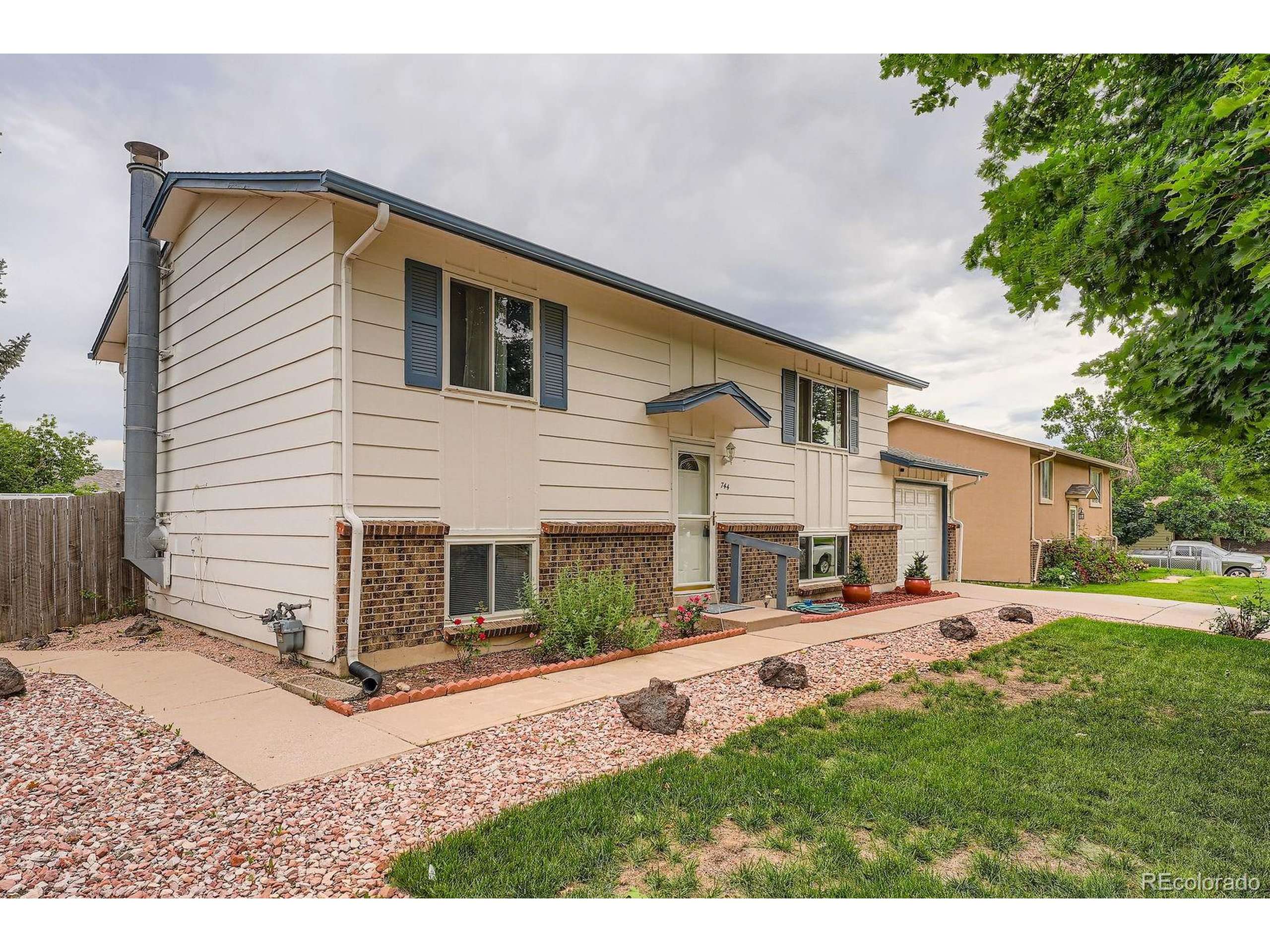 Aurora, CO 80011,744 Memphis St