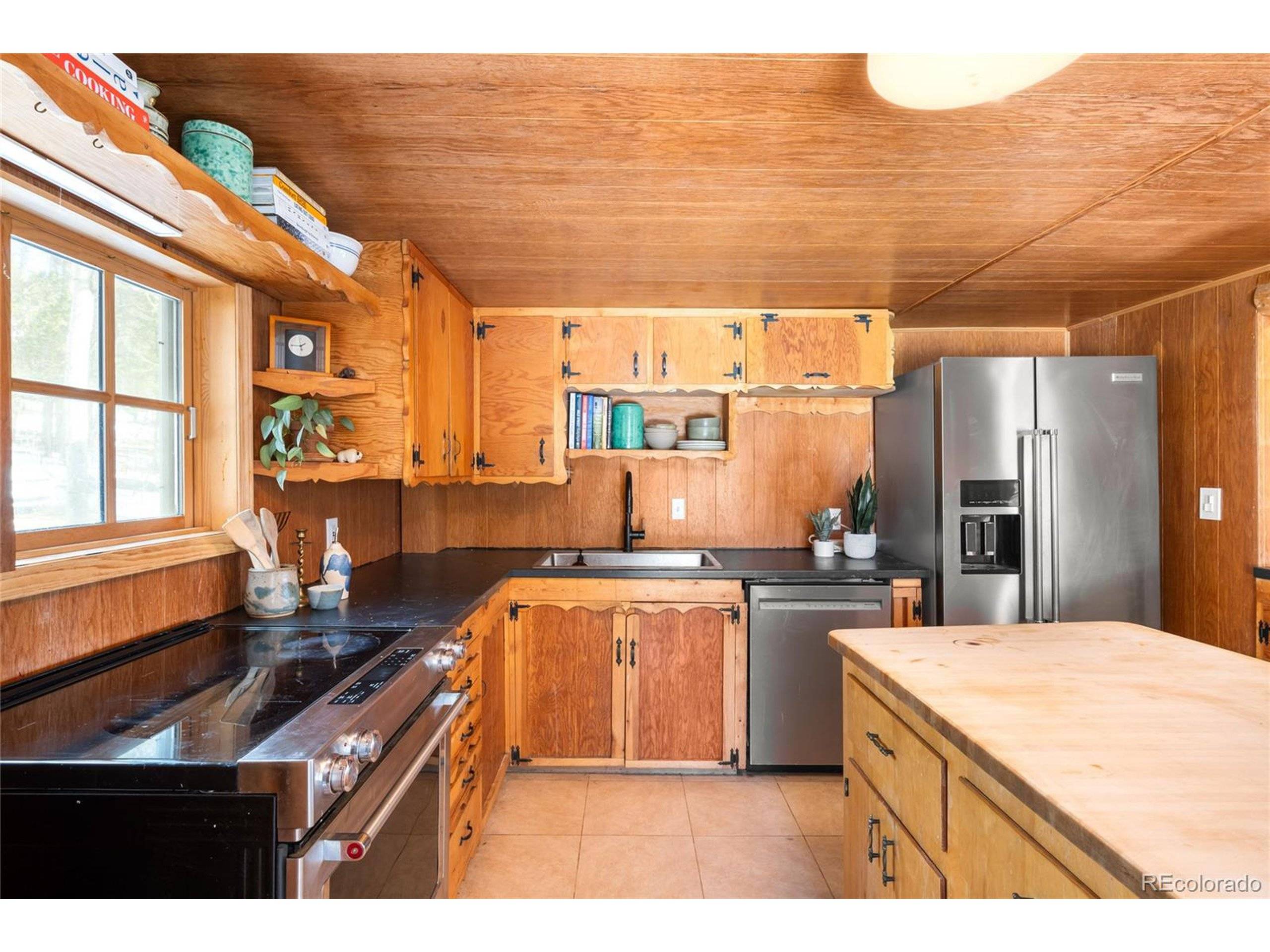 Black Hawk, CO 80422,902 Bear Mountain Rd