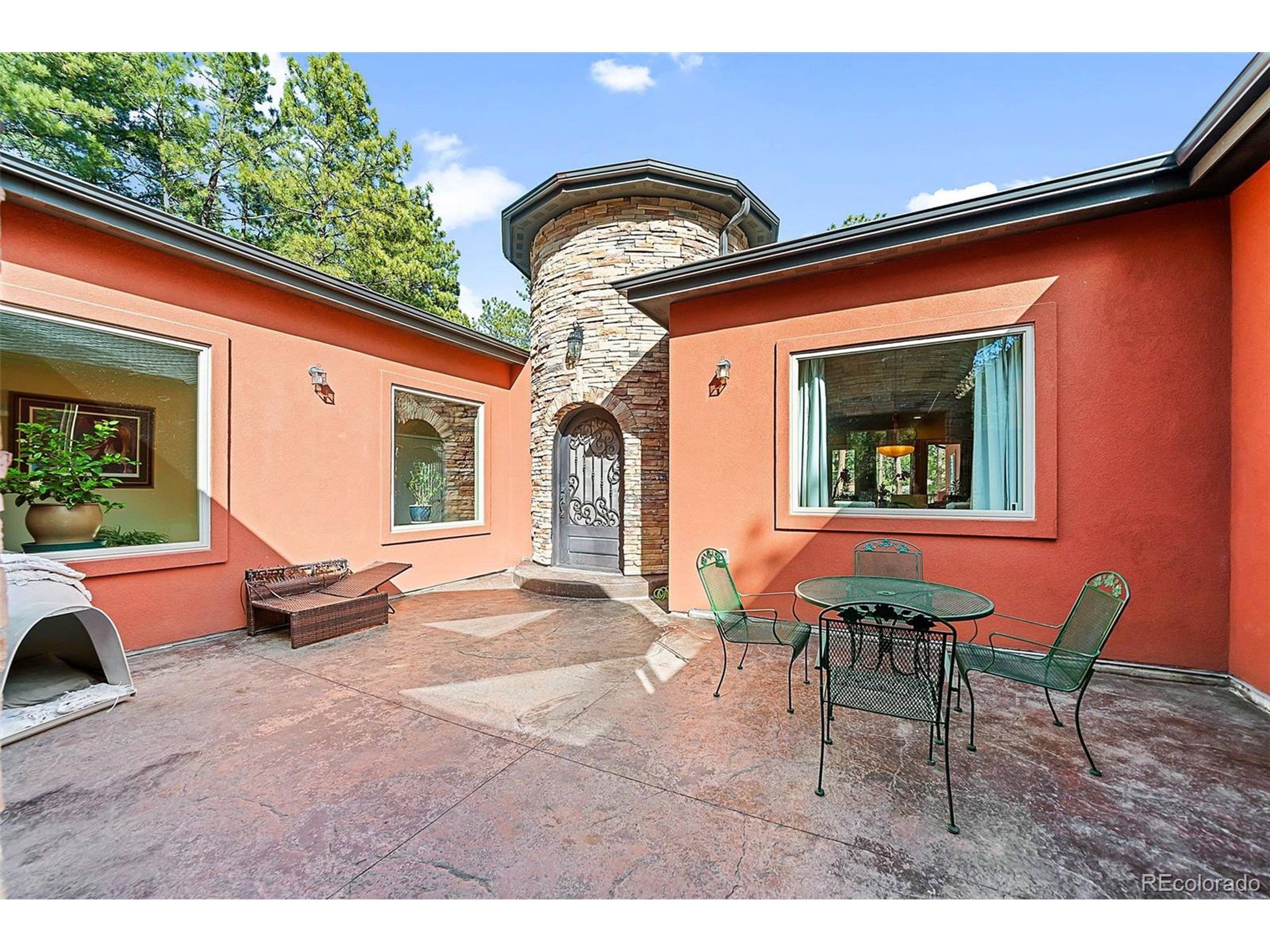 Larkspur, CO 80118,1399 Gore Cir