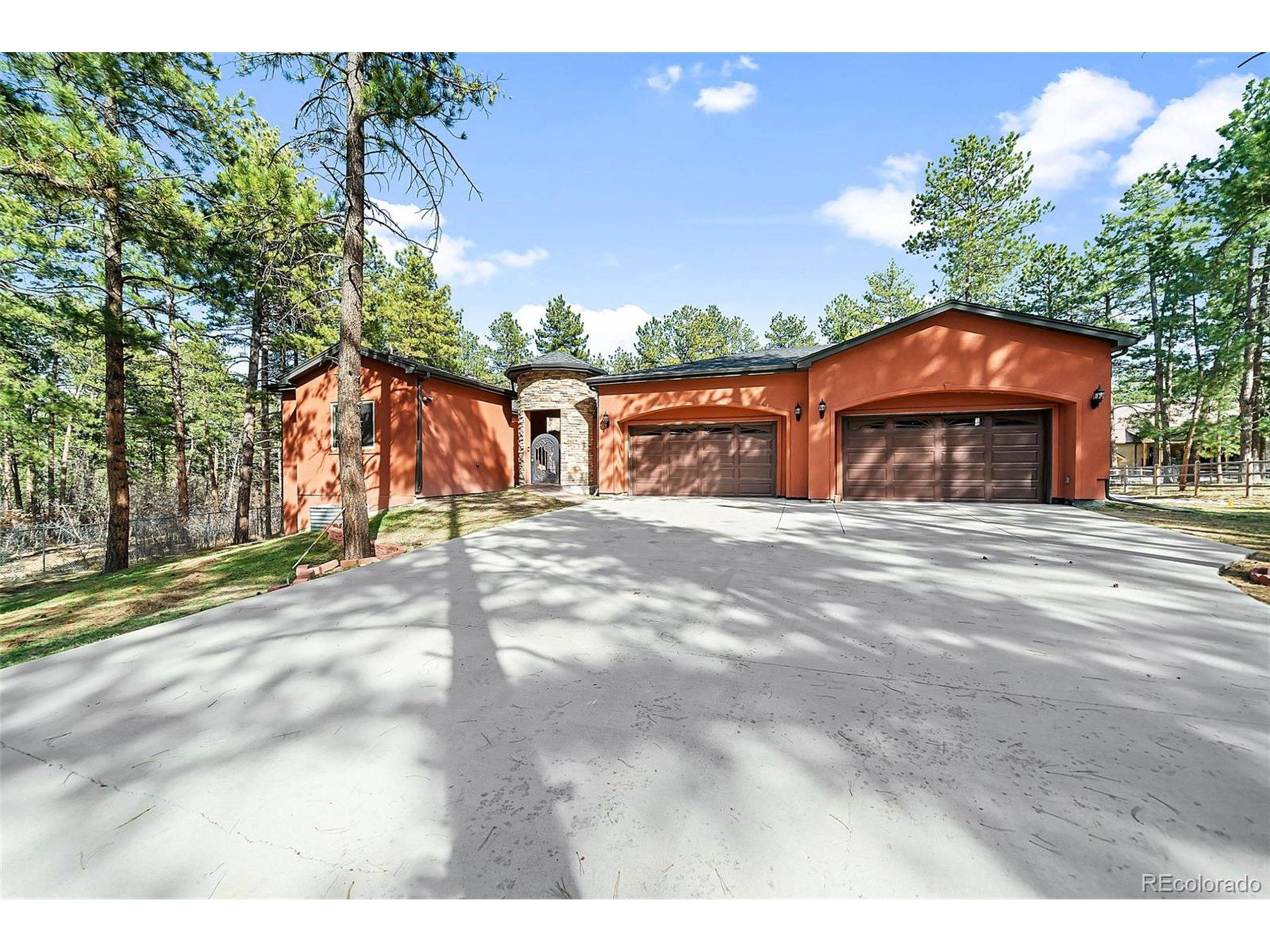 Larkspur, CO 80118,1399 Gore Cir