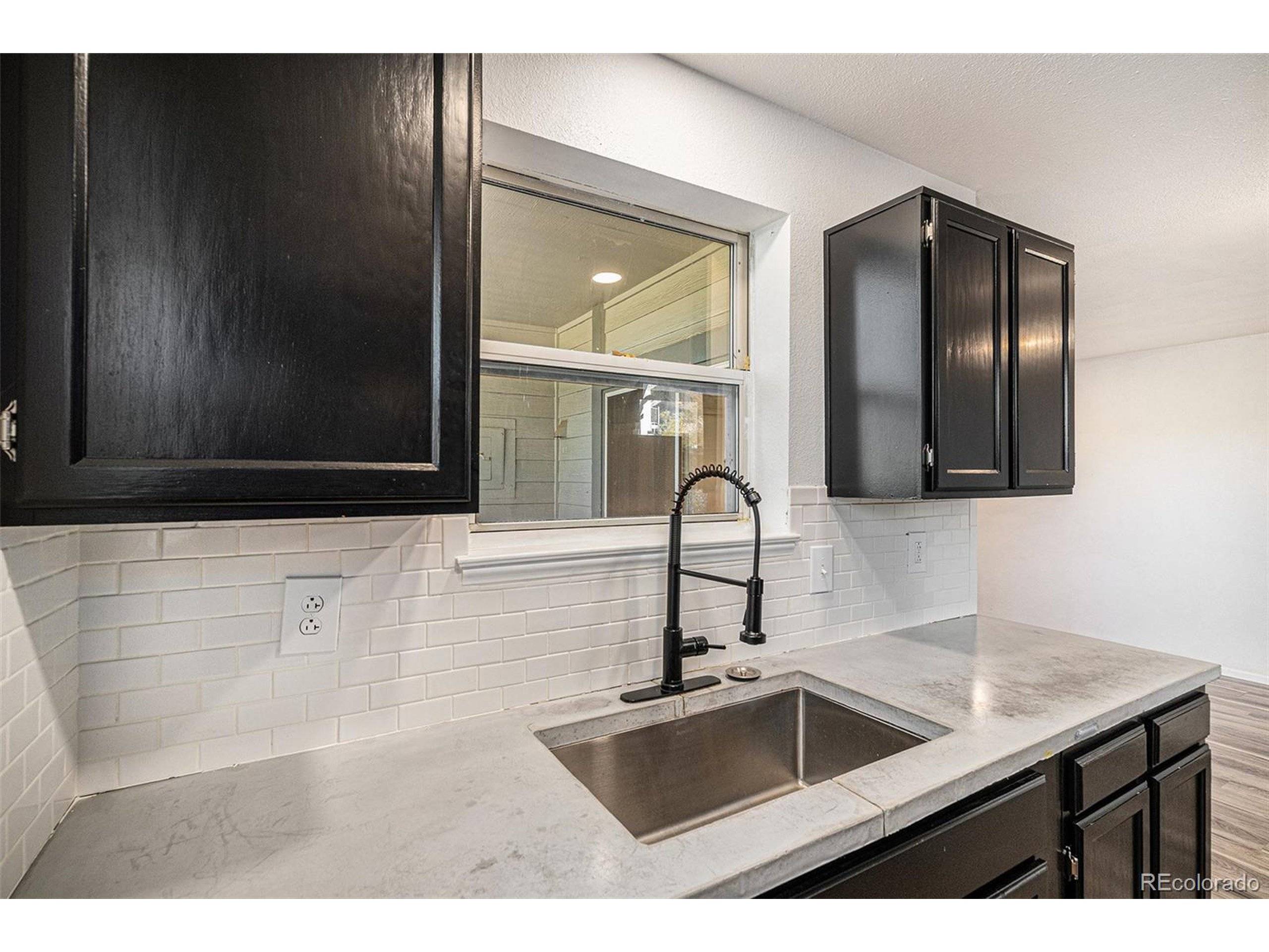 Lakewood, CO 80227,8035 W Eastman Pl #106