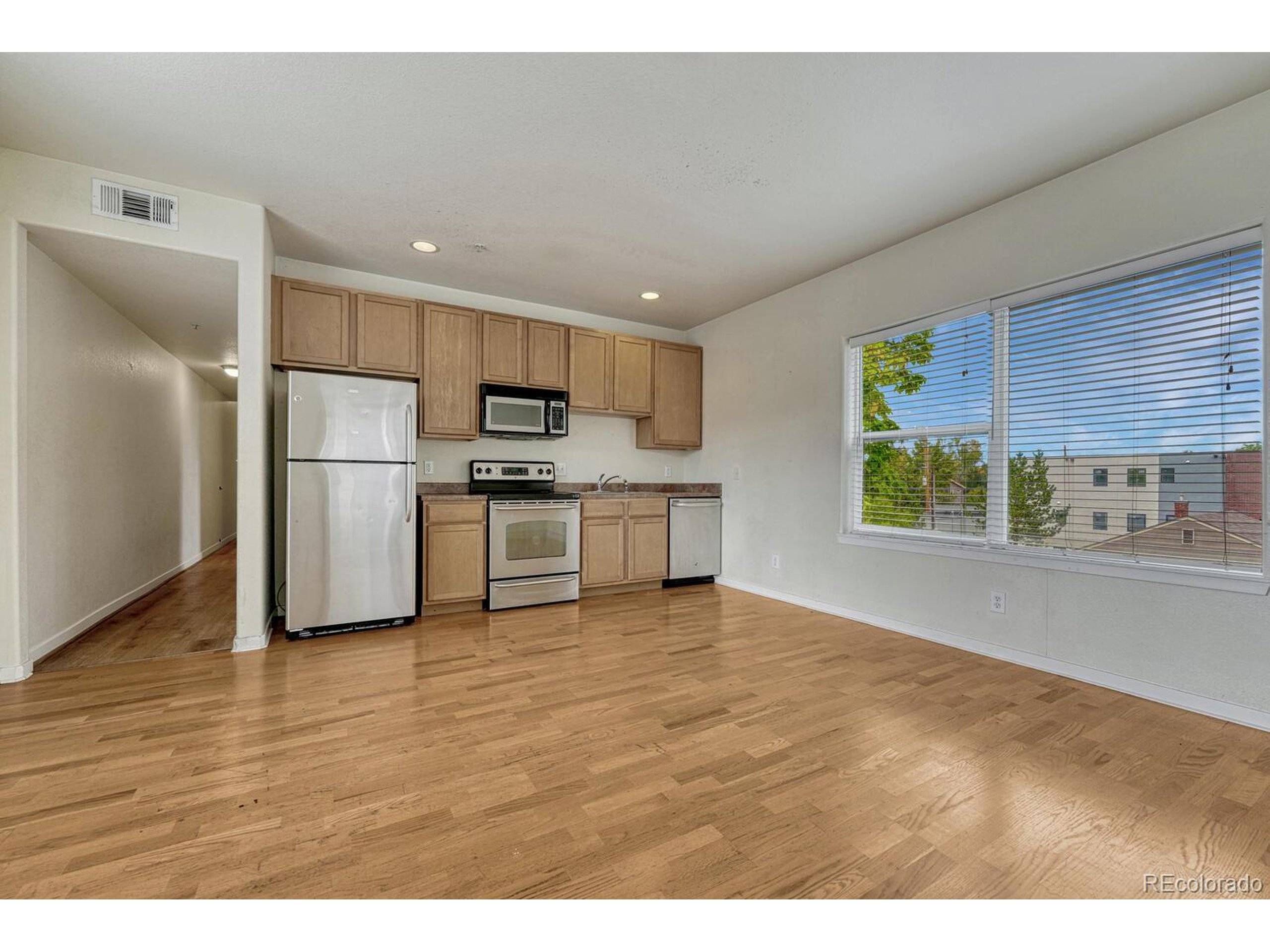 Denver, CO 80210,2389 S High St #4