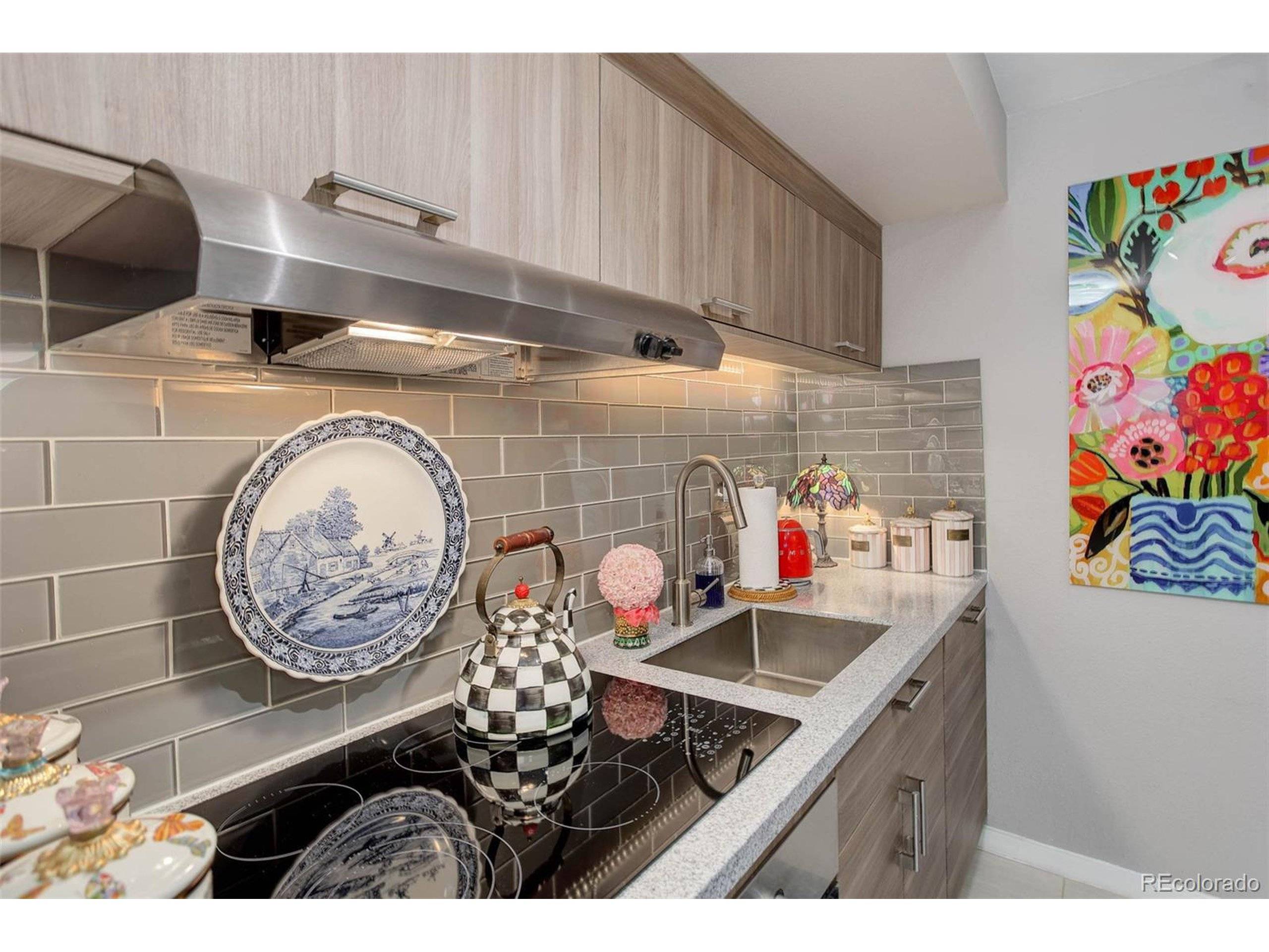 Denver, CO 80206,2 Adams St #809