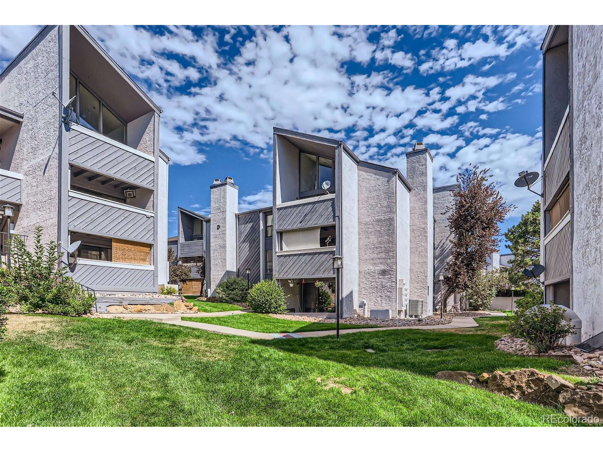 Englewood, CO 80111,9837 E Peakview Ave #7