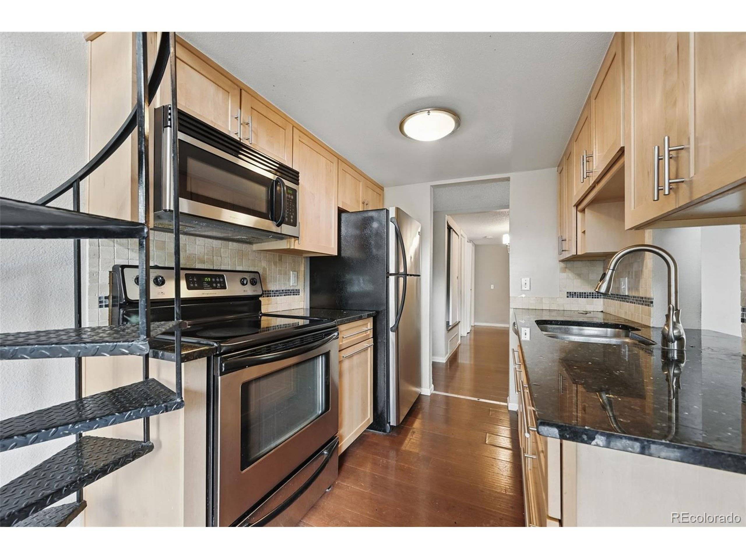 Englewood, CO 80111,9797 E Peakview Ave #C10
