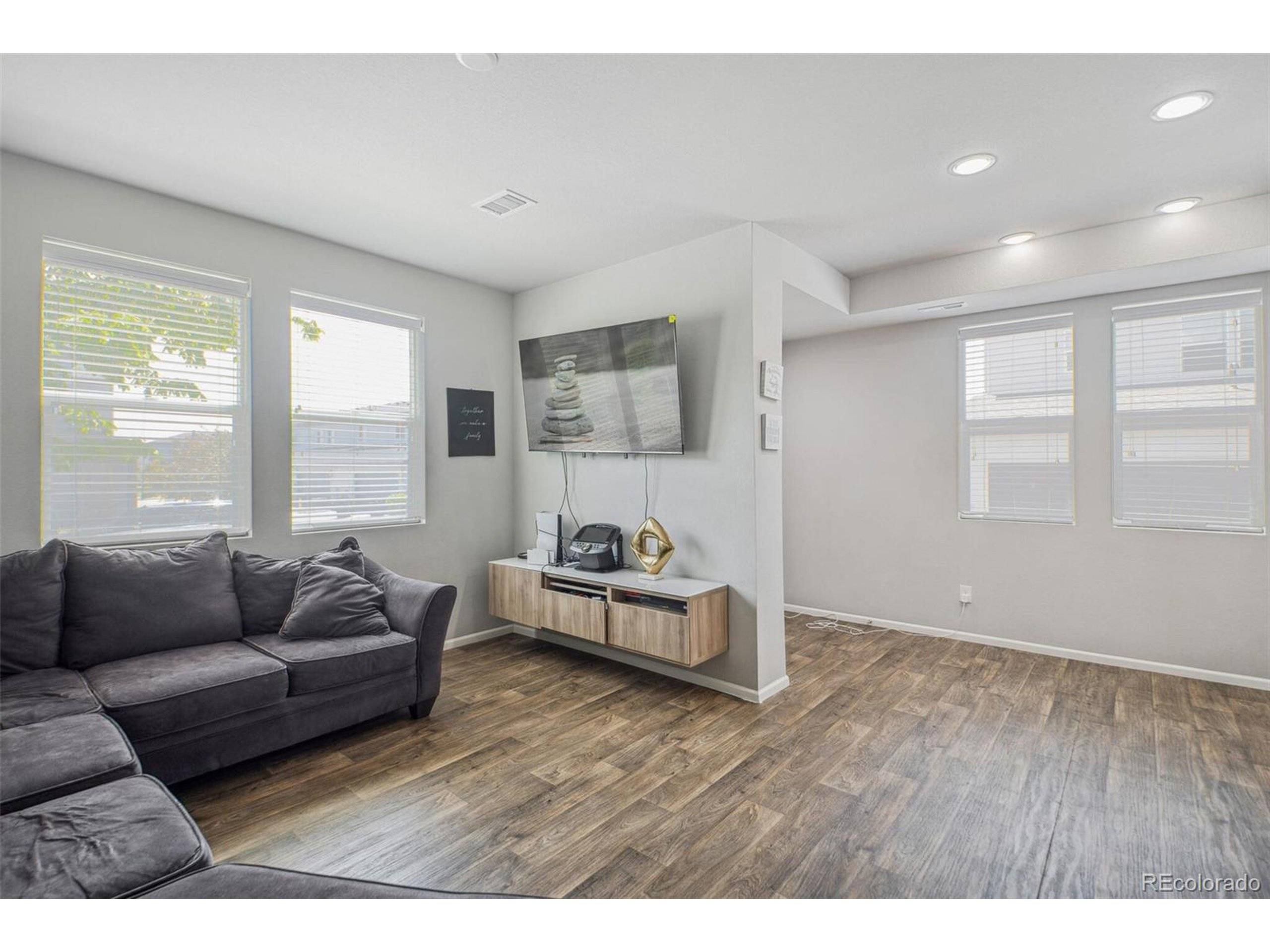 Denver, CO 80239,16019 E Elk Dr