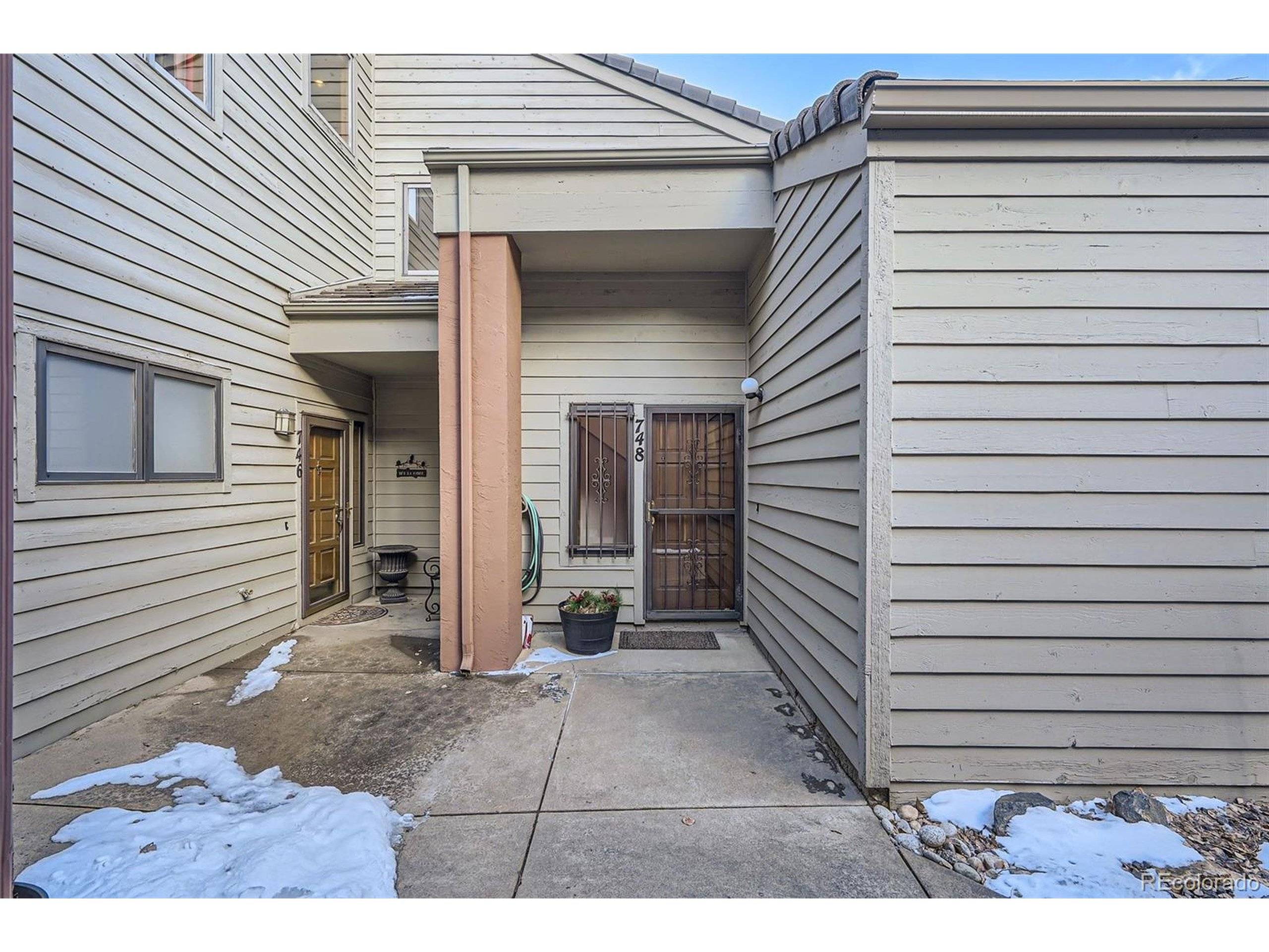 Golden, CO 80401,748 Ridgeside Dr