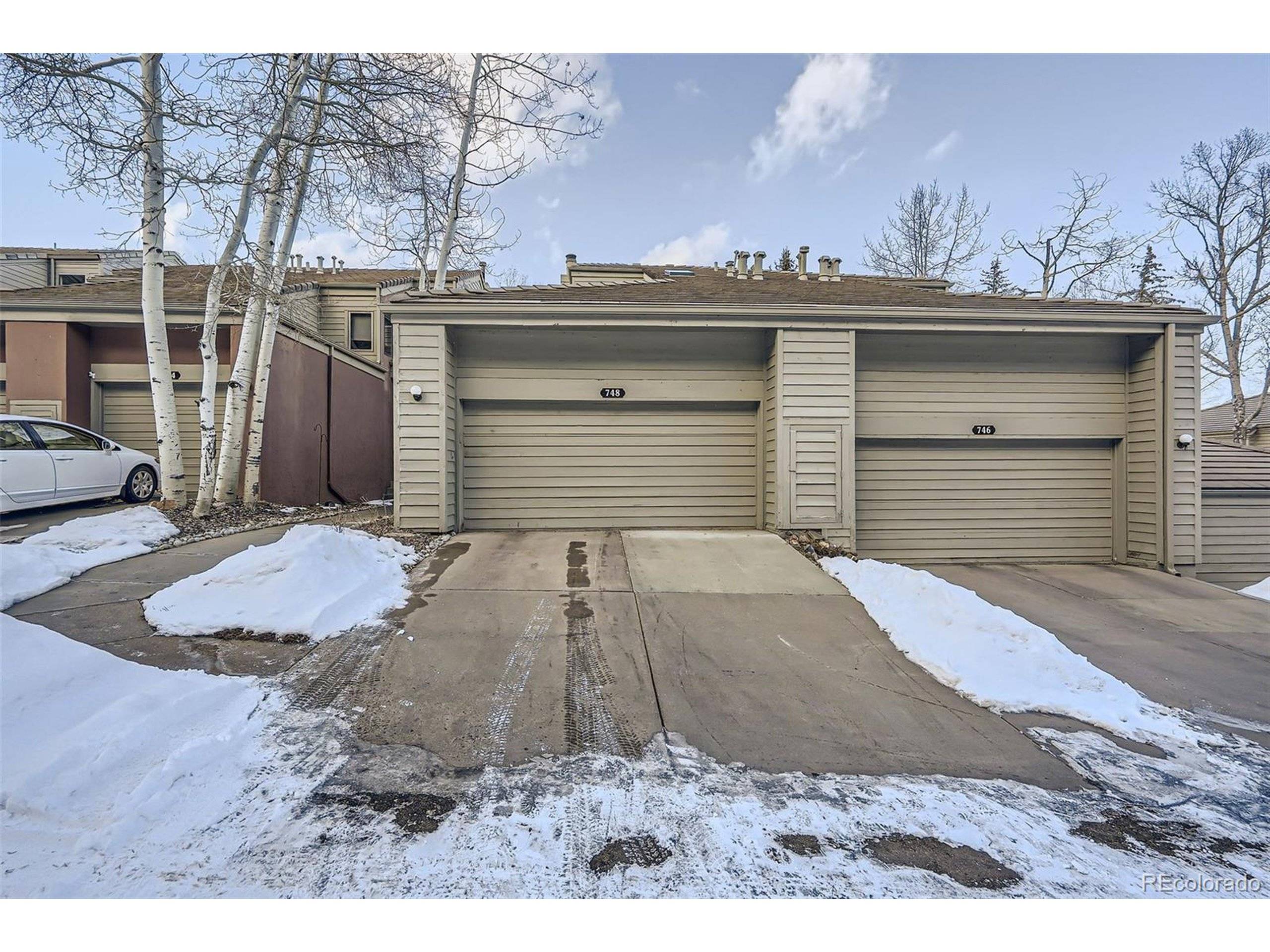 Golden, CO 80401,748 Ridgeside Dr