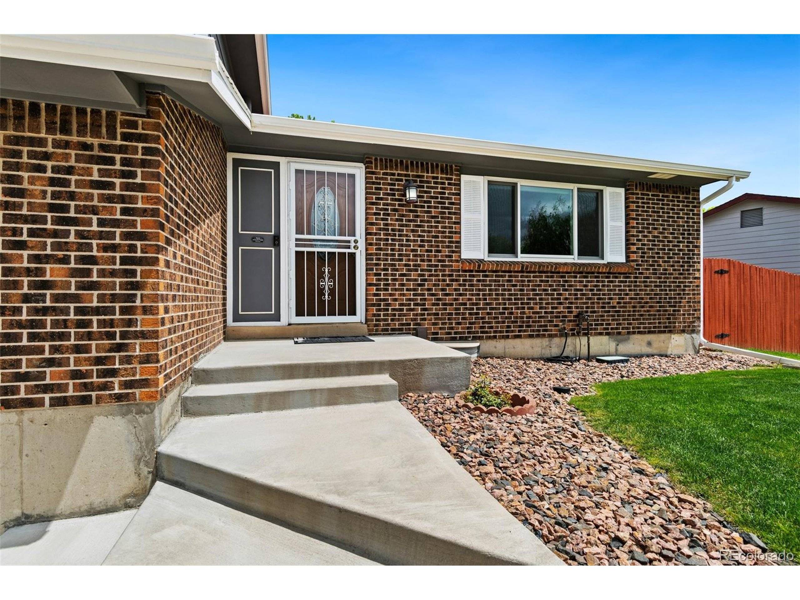 Arvada, CO 80005,7350 Devinney Ct