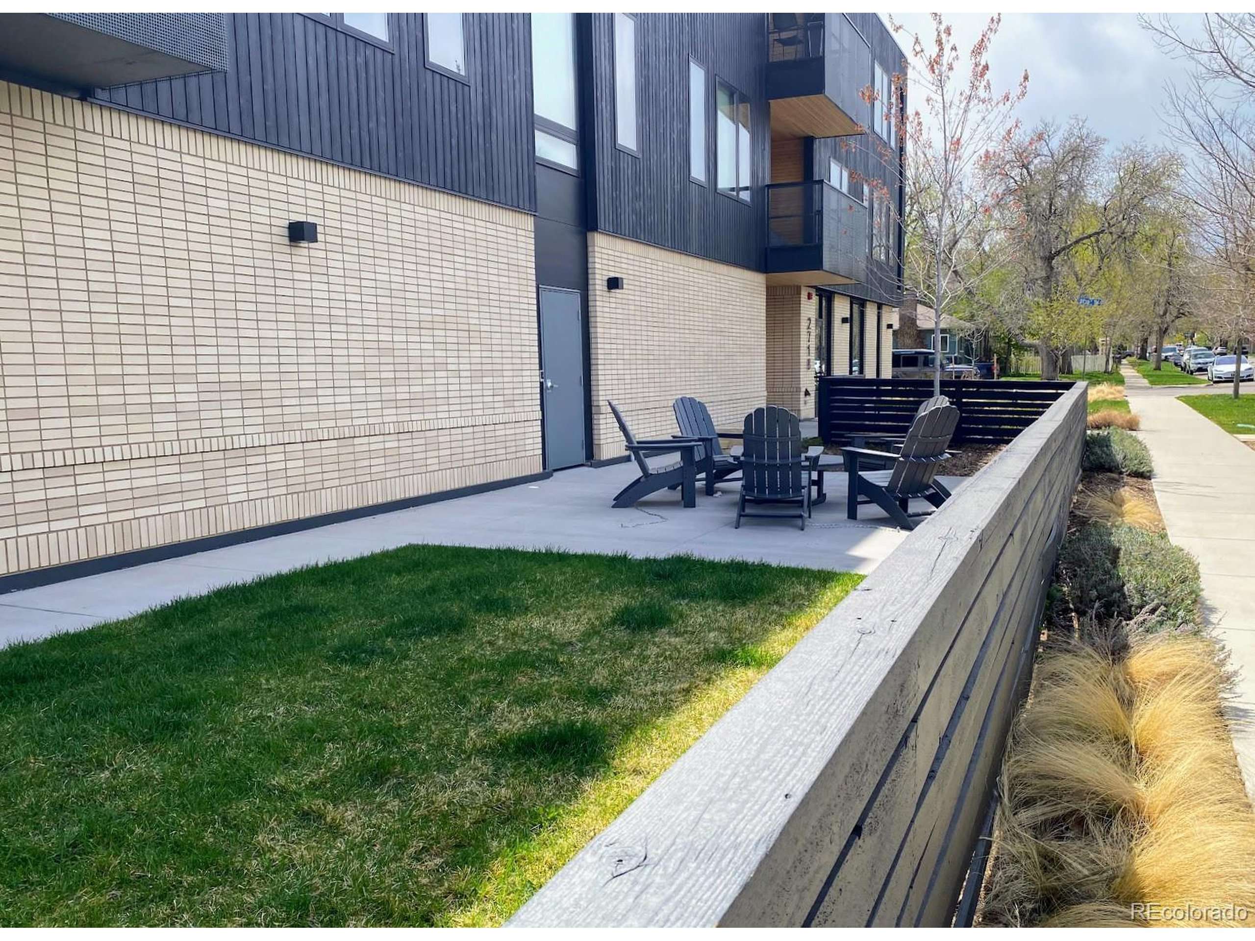 Boulder, CO 80302,2718 Pine St #305