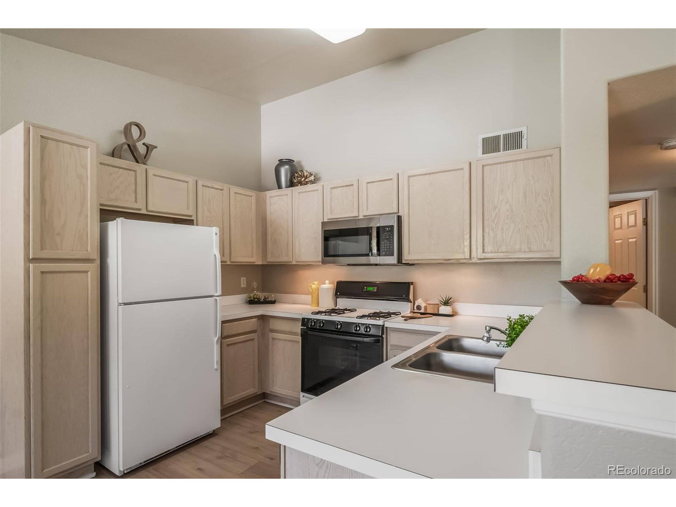 Denver, CO 80247,9911 E Idaho Cir #202