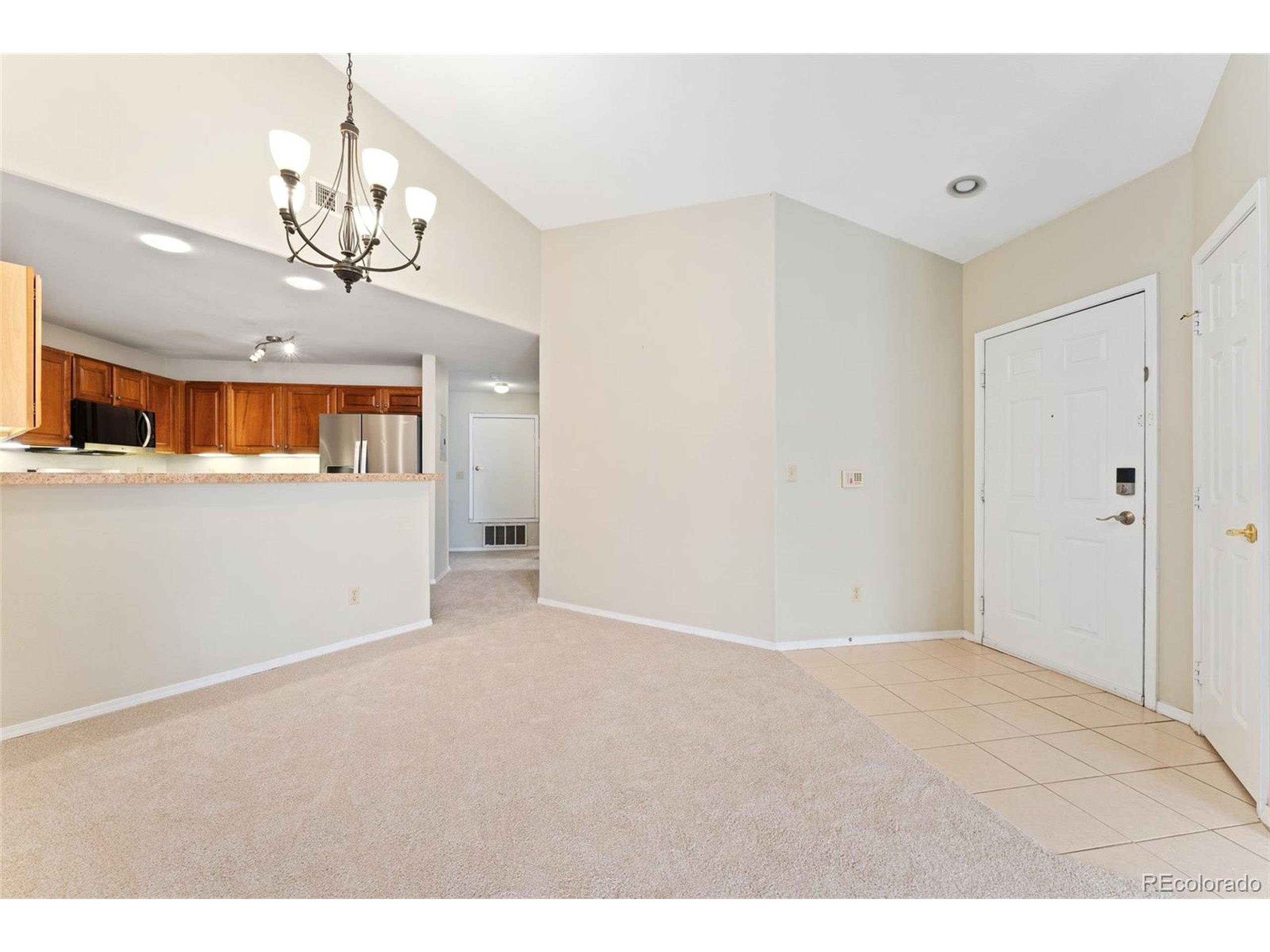 Englewood, CO 80112,8623 E Dry Creek Rd #423