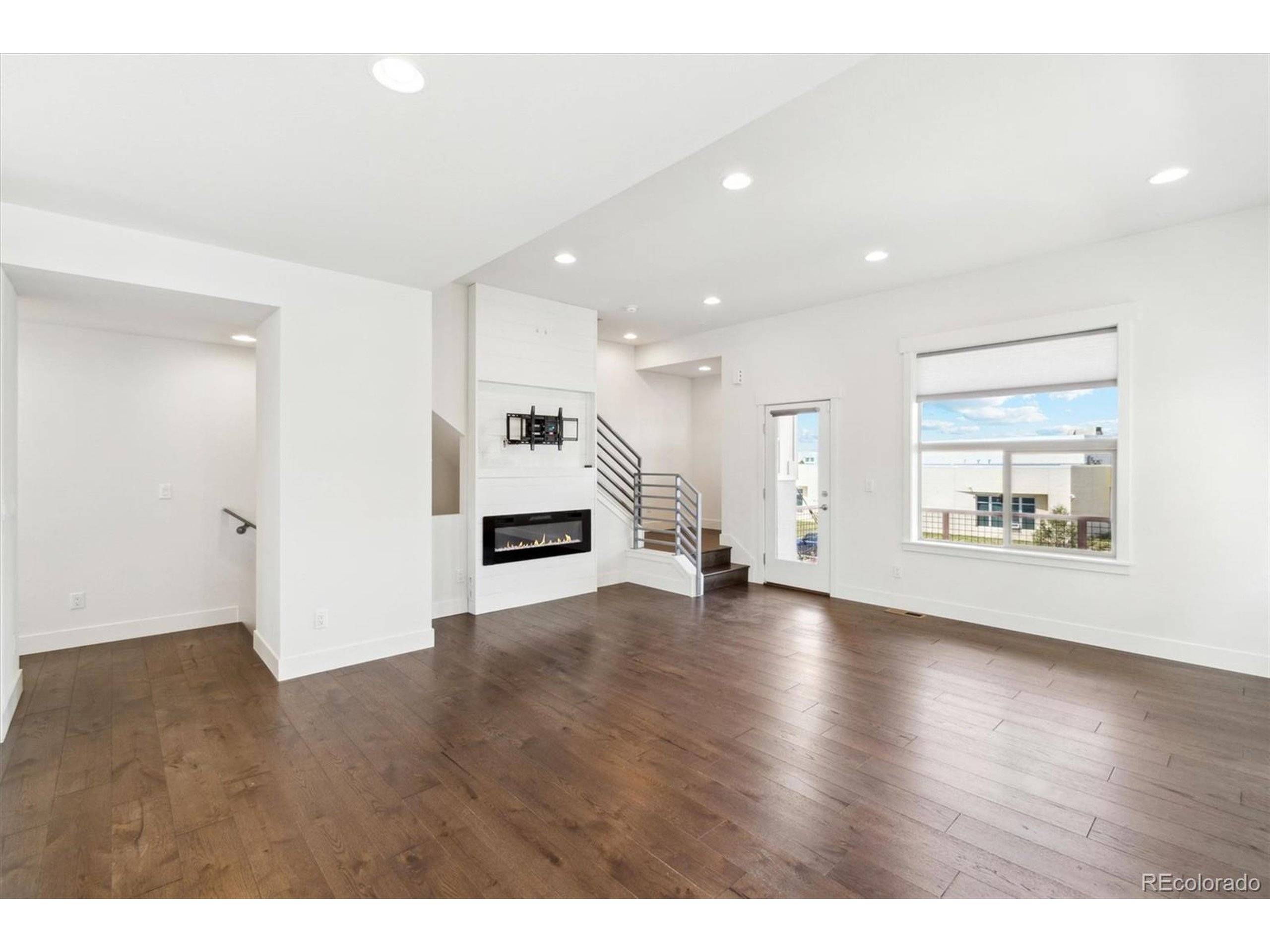 Denver, CO 80238,5682 N Galena St