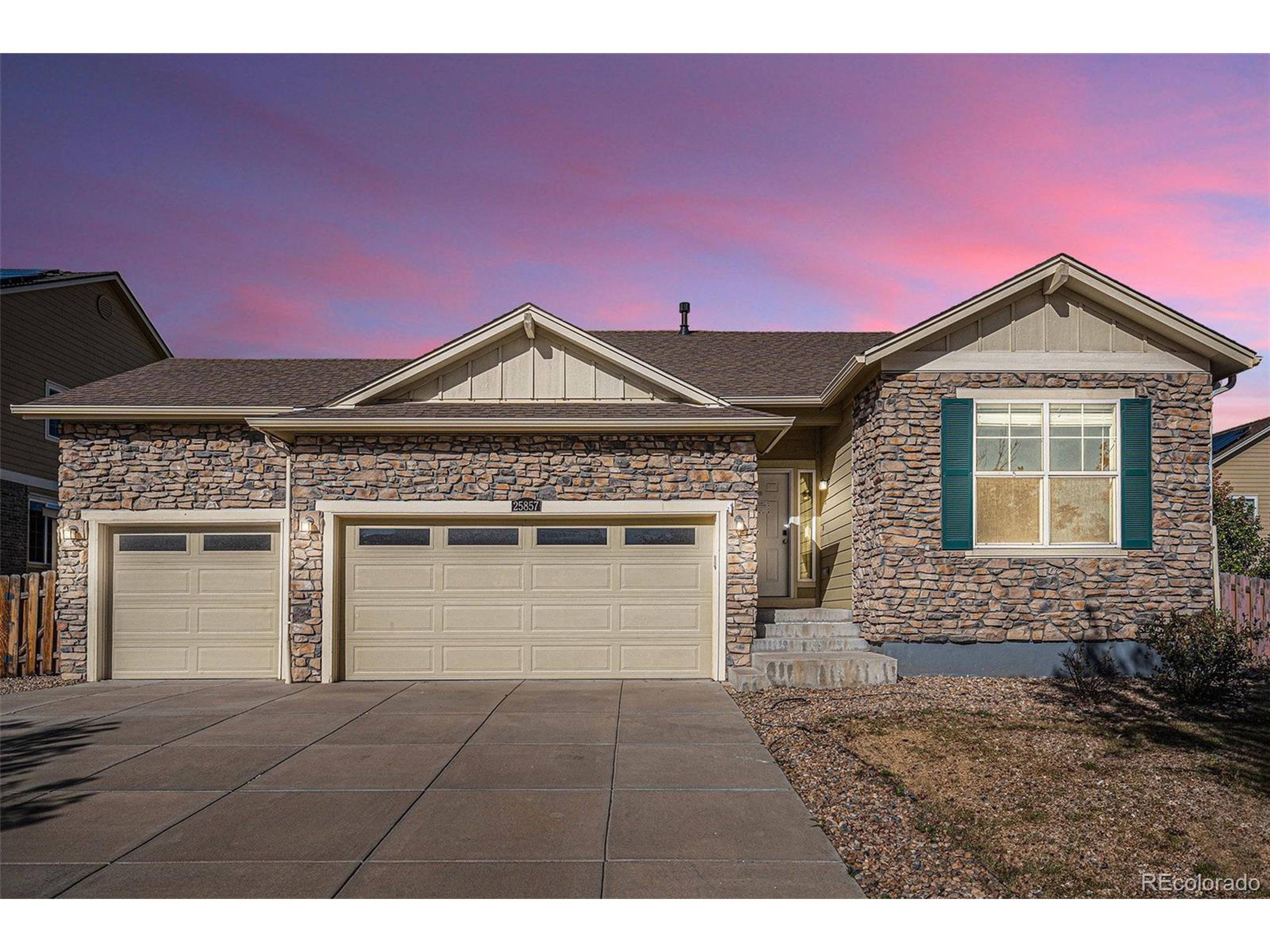 Aurora, CO 80018,25857 E Maple Pl