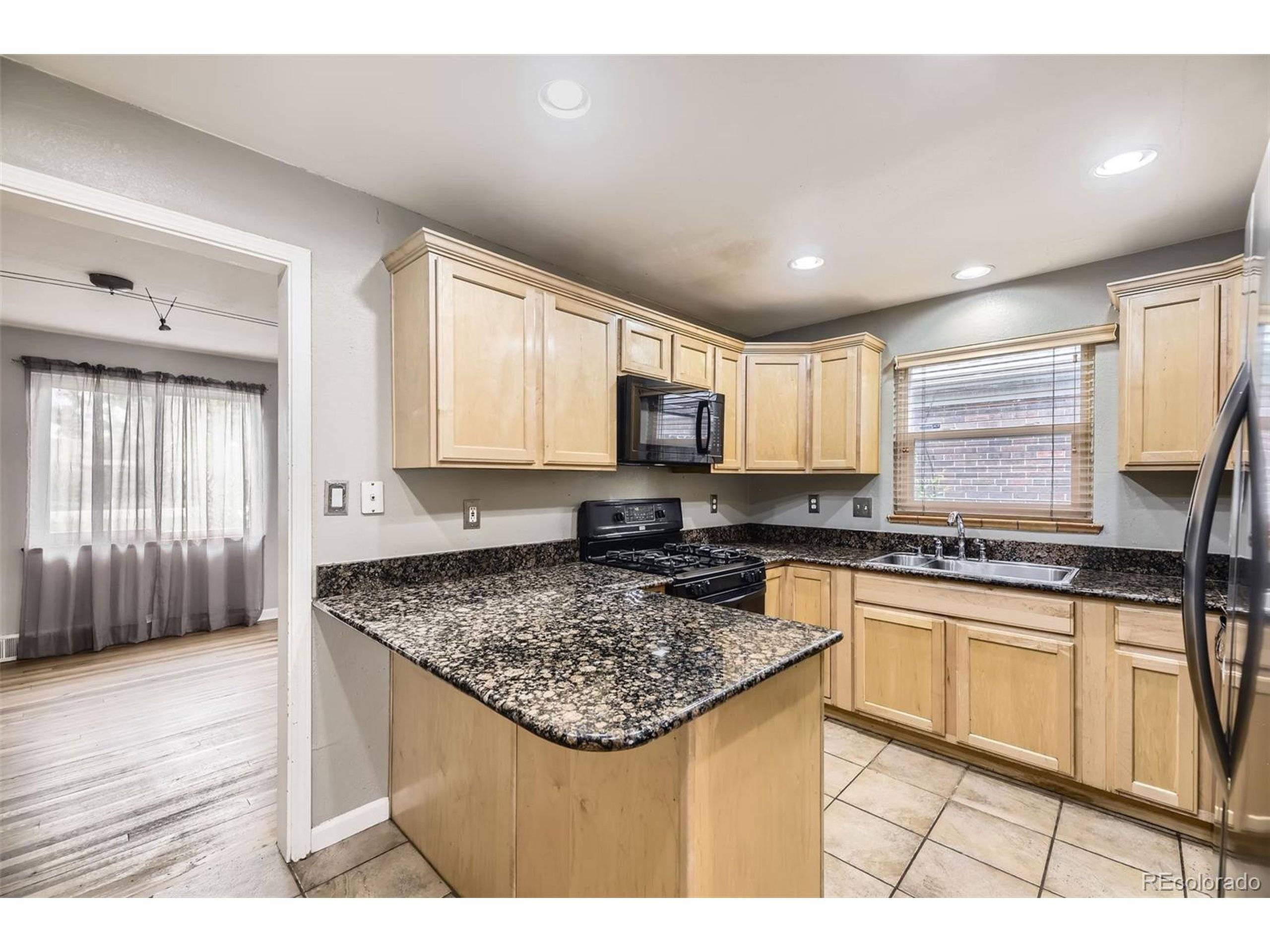 Denver, CO 80220,1691 Poplar St