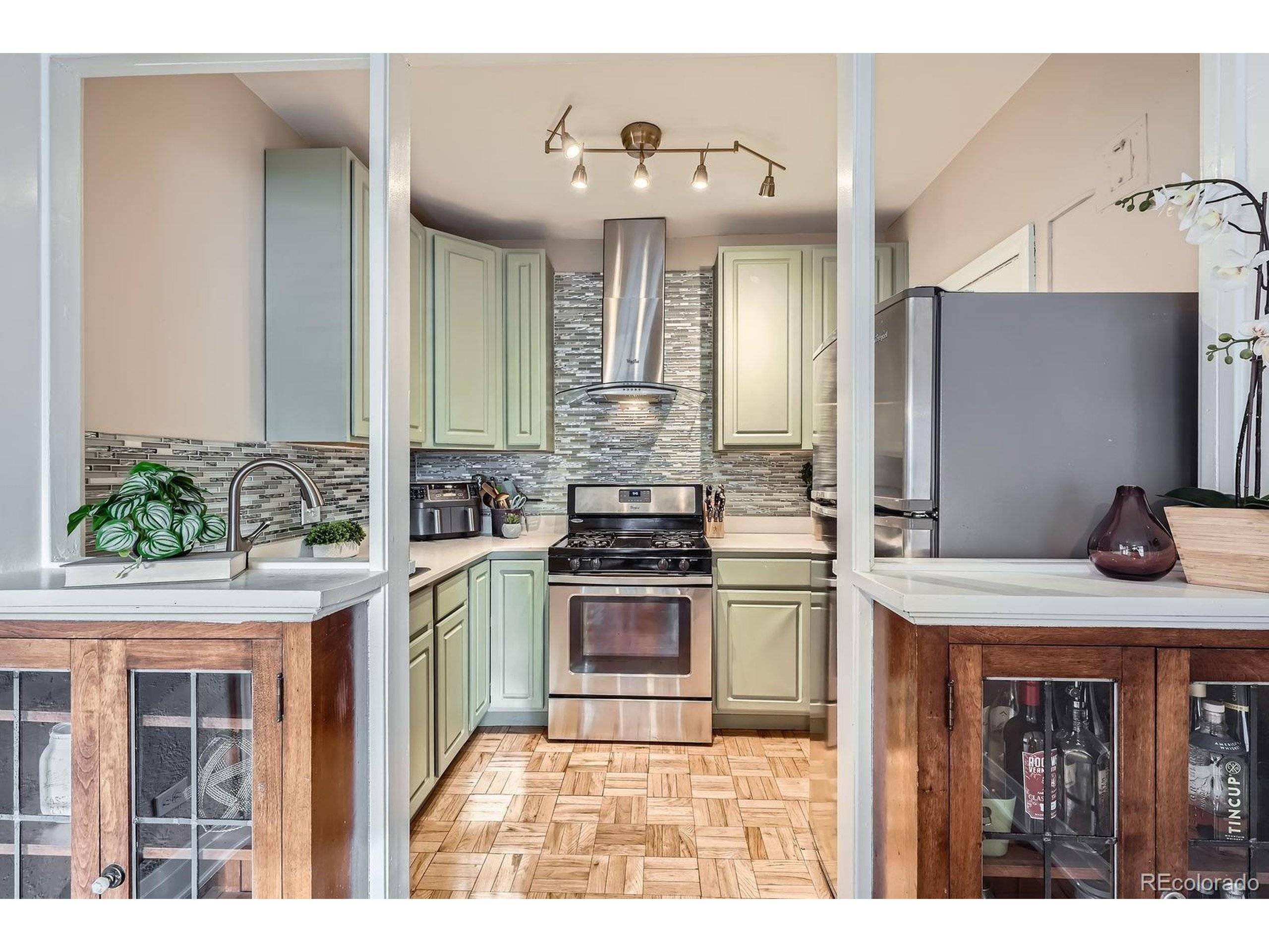 Denver, CO 80203,963 N Logan St #11