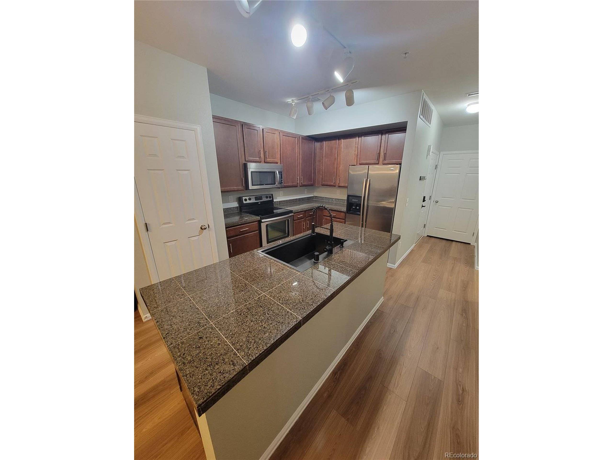 Denver, CO 80230,9637 E 5th #103