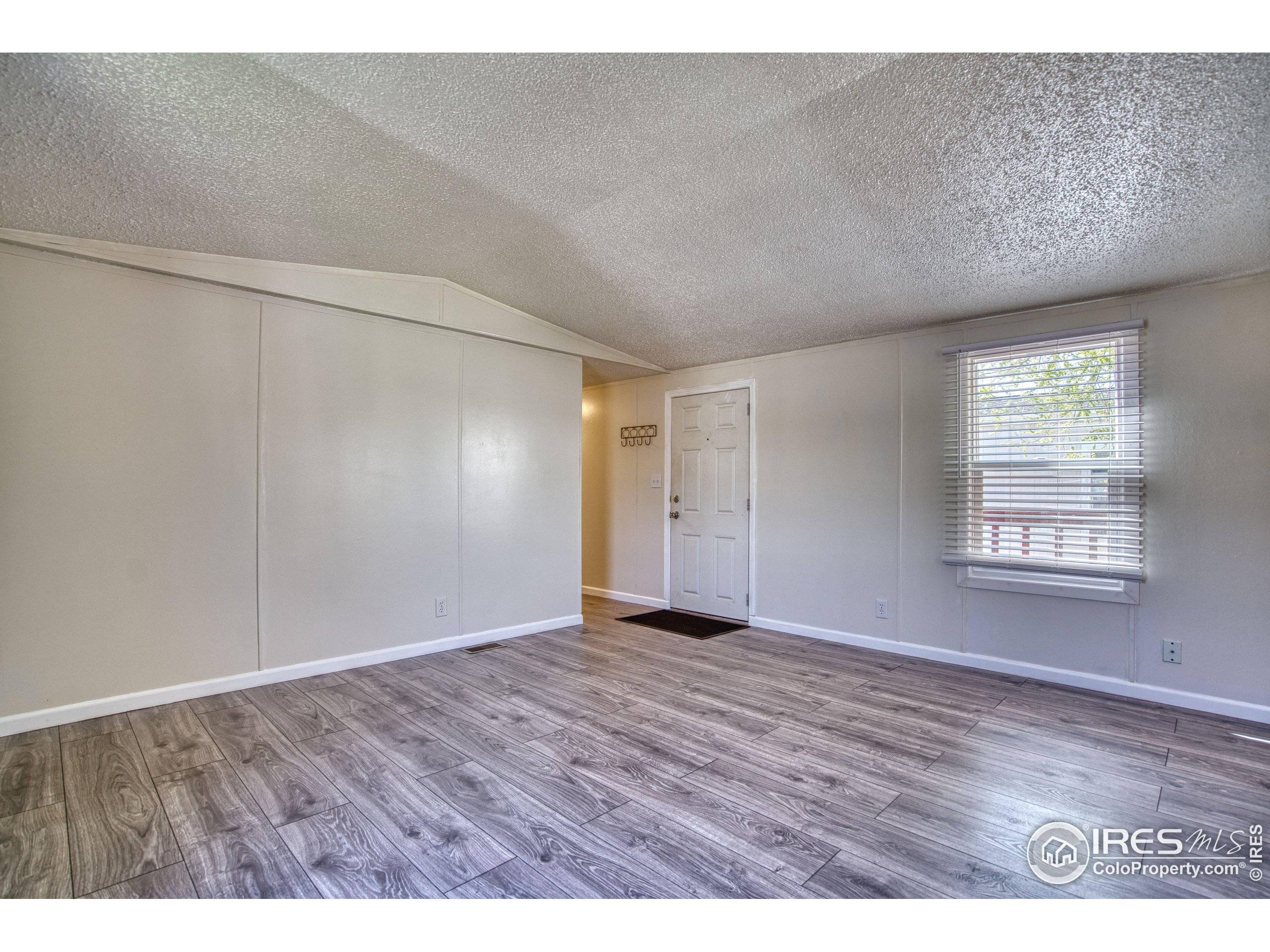 Longmont, CO 80501,900 Mountain View Ave #124
