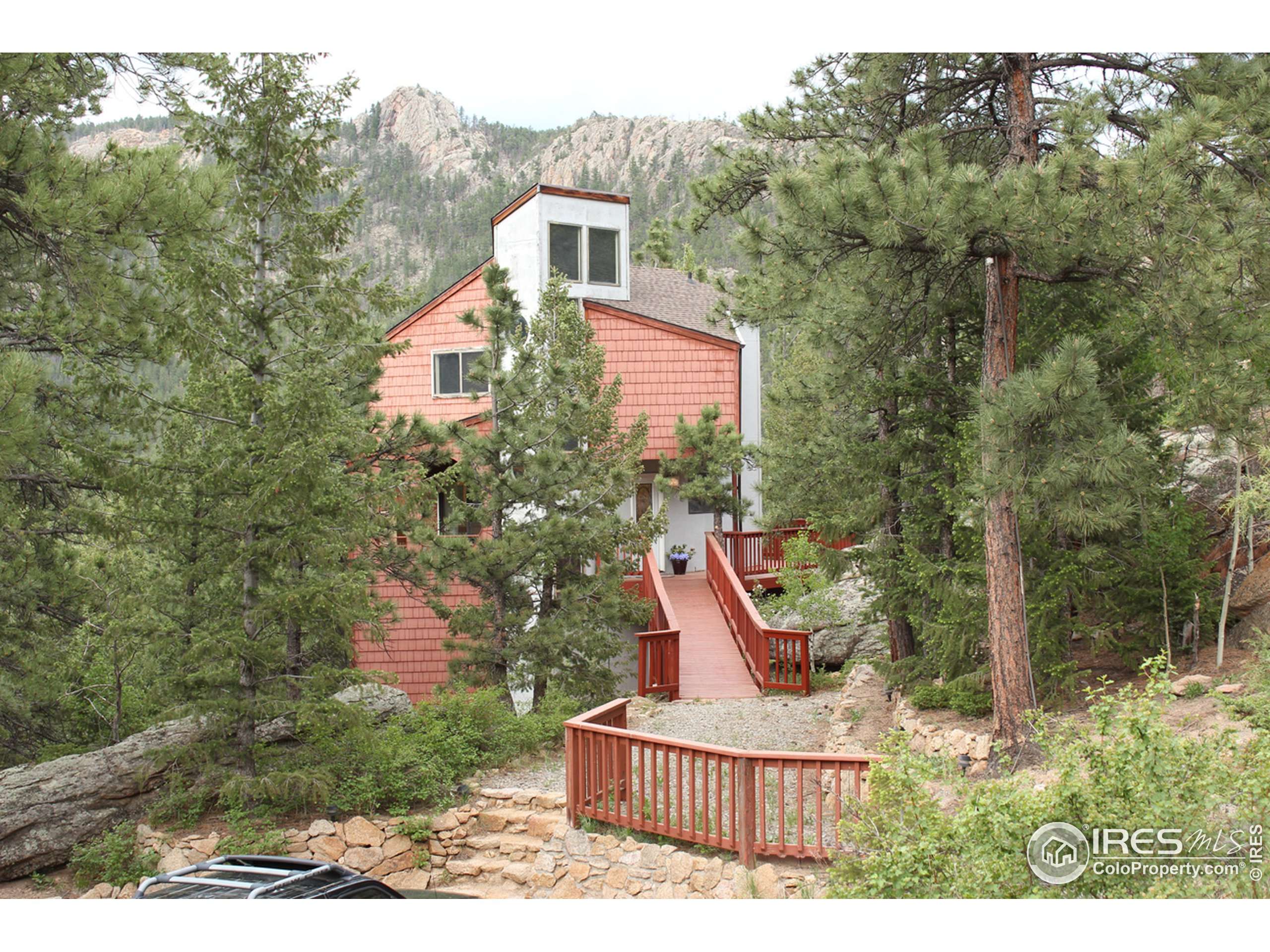 Lyons, CO 80540,737 Hickory Dr