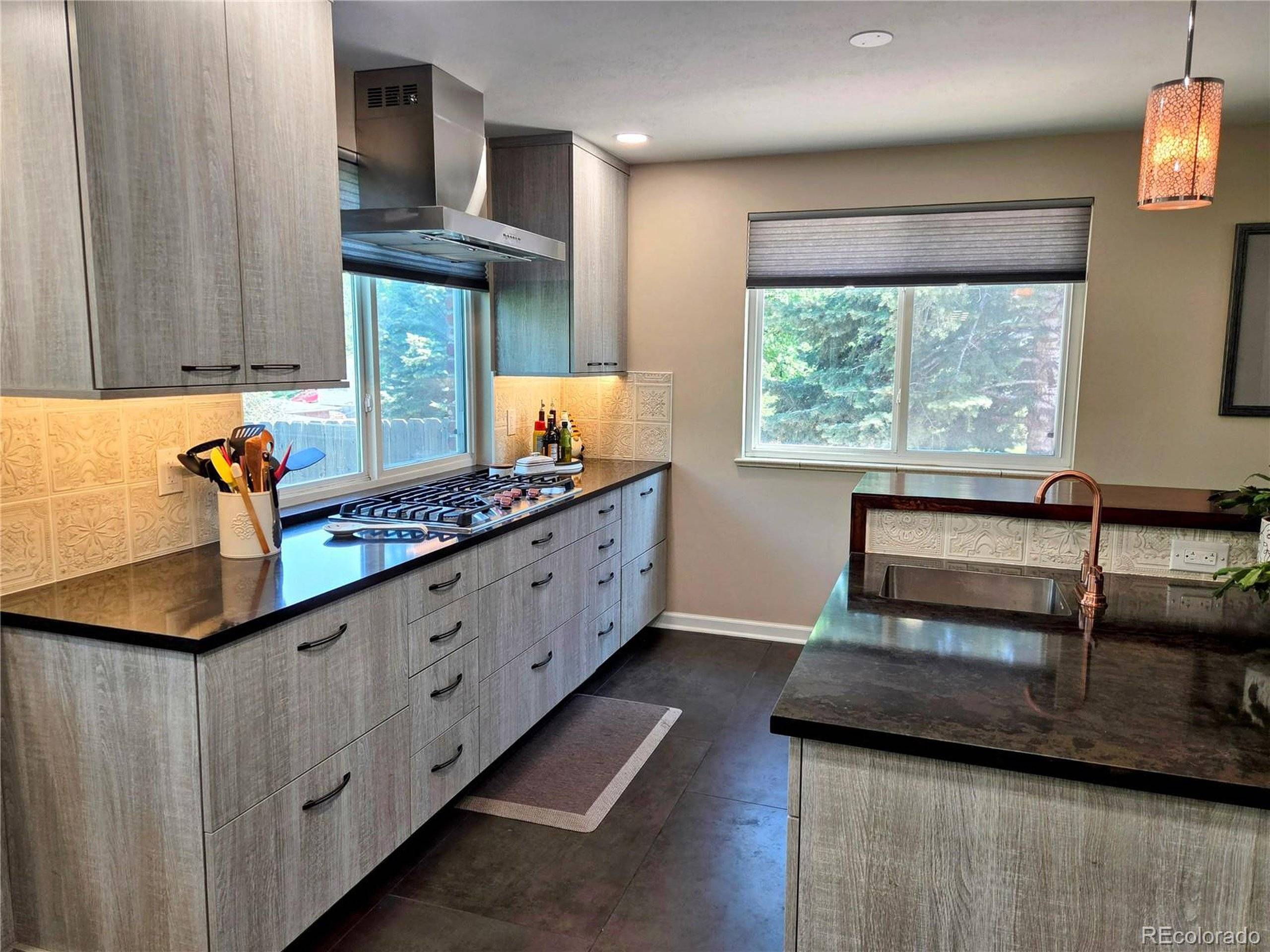 Lakewood, CO 80228,984 S Braun Dr