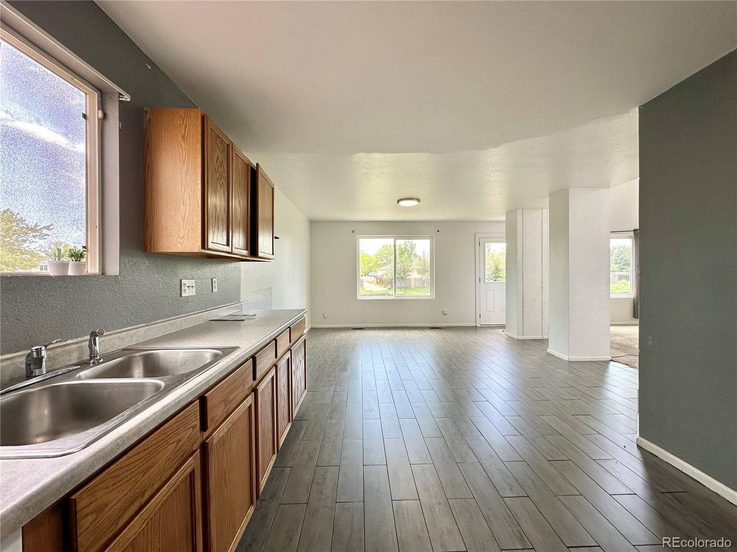 Aurora, CO 80011,2033 Espana Way