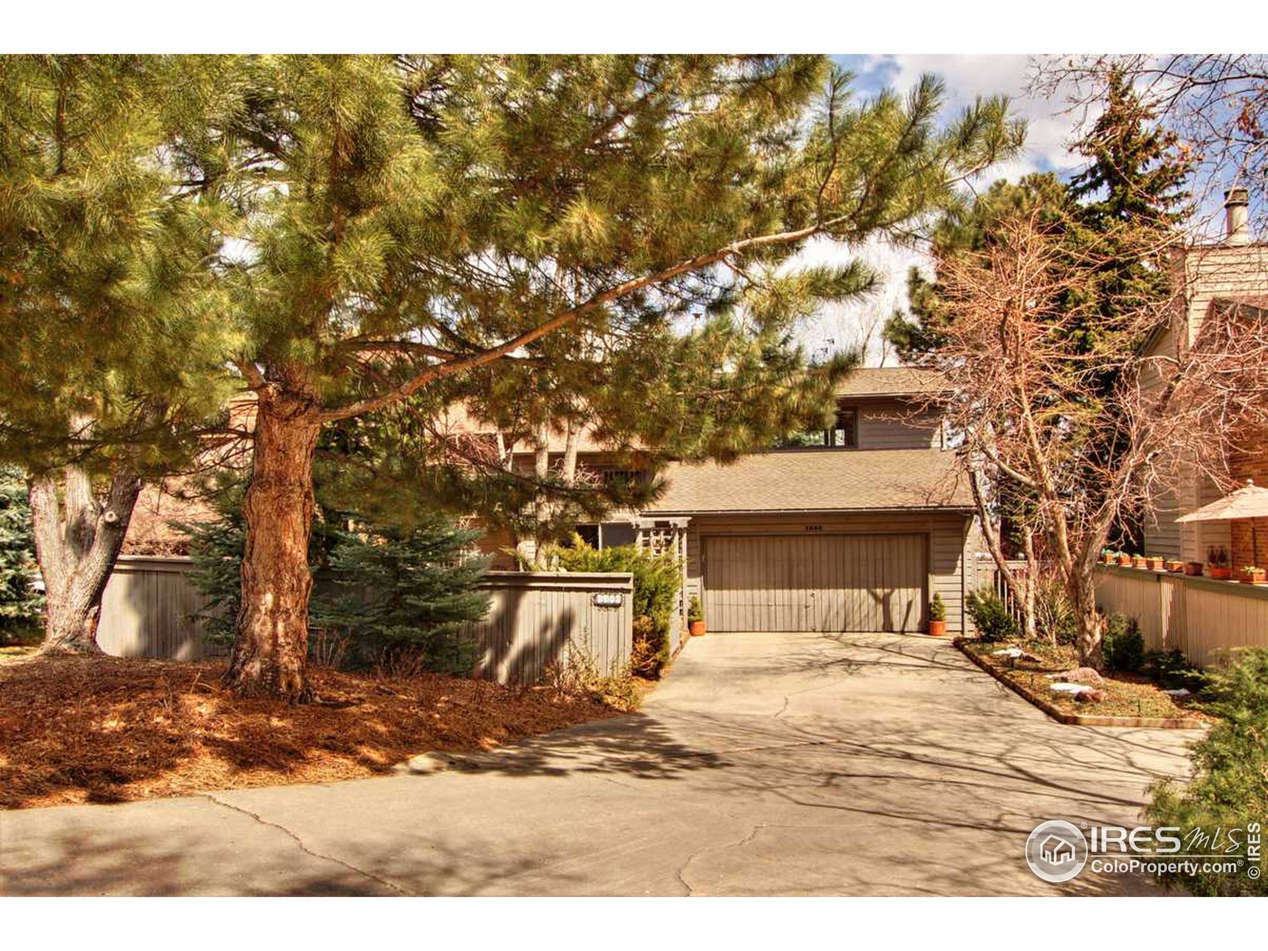 Boulder, CO 80304,3840 Lakebriar Dr