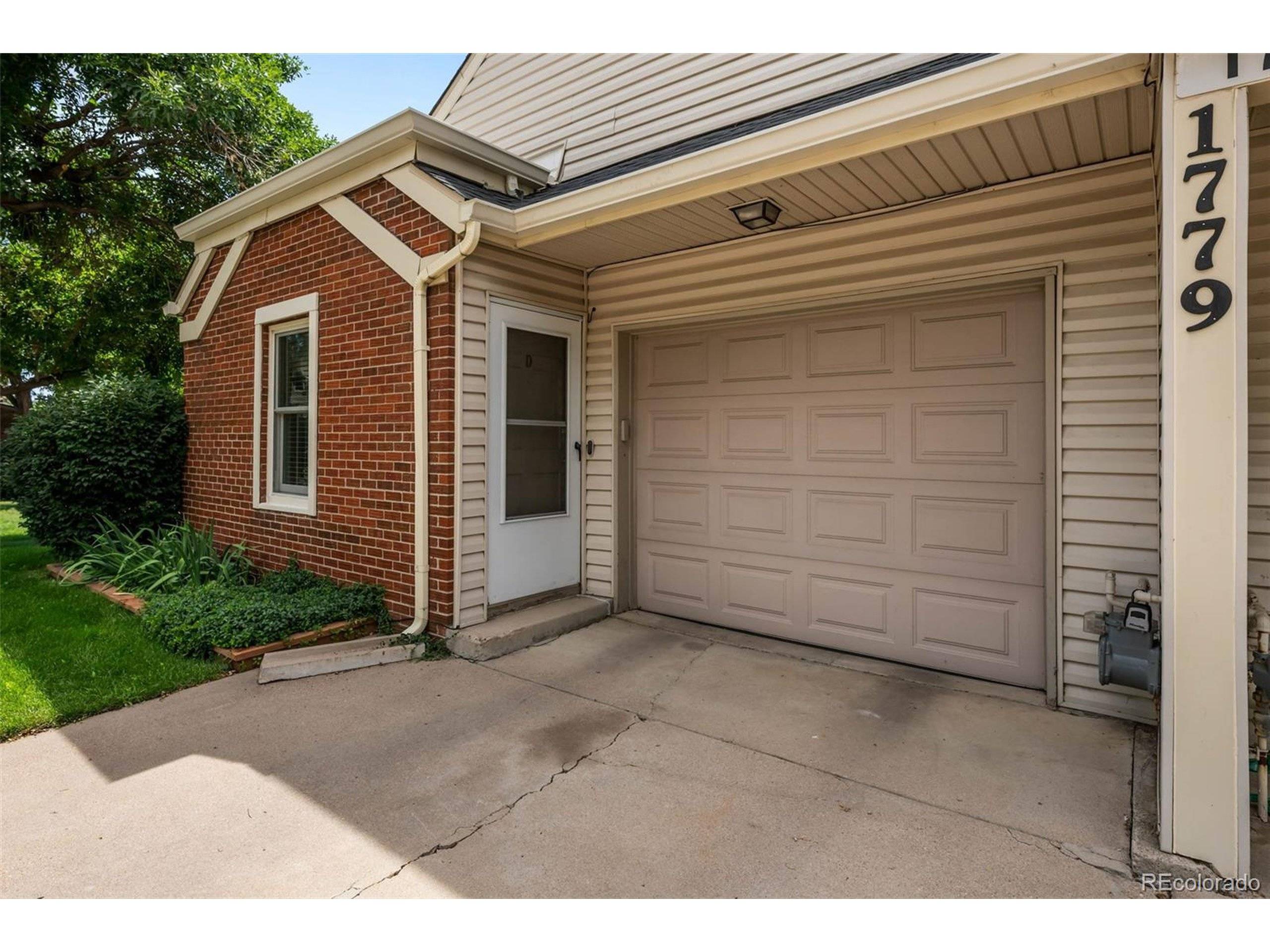 Lakewood, CO 80232,1779 S Lee St #D