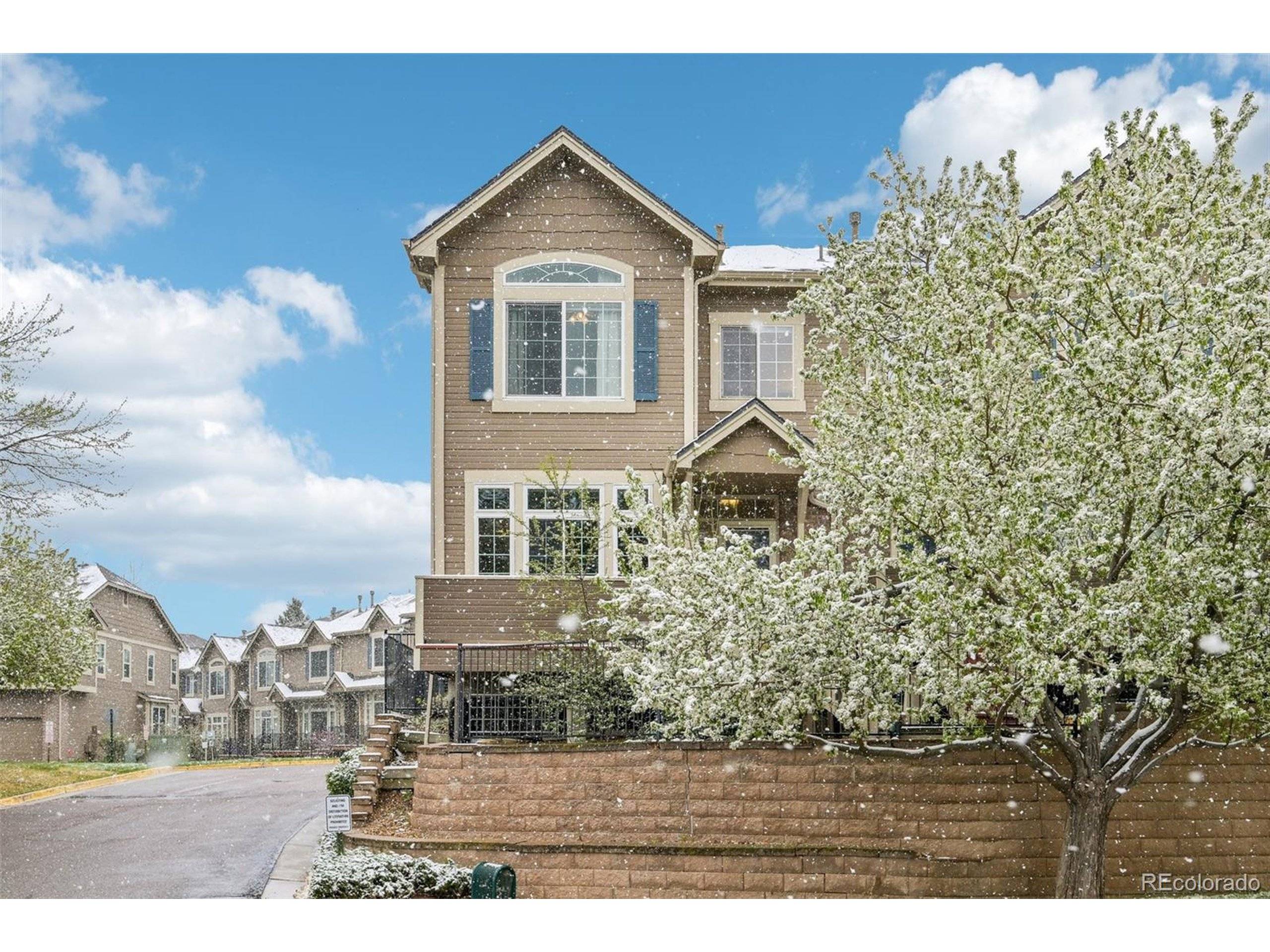 Centennial, CO 80122,5555 E Briarwood Ave #2601