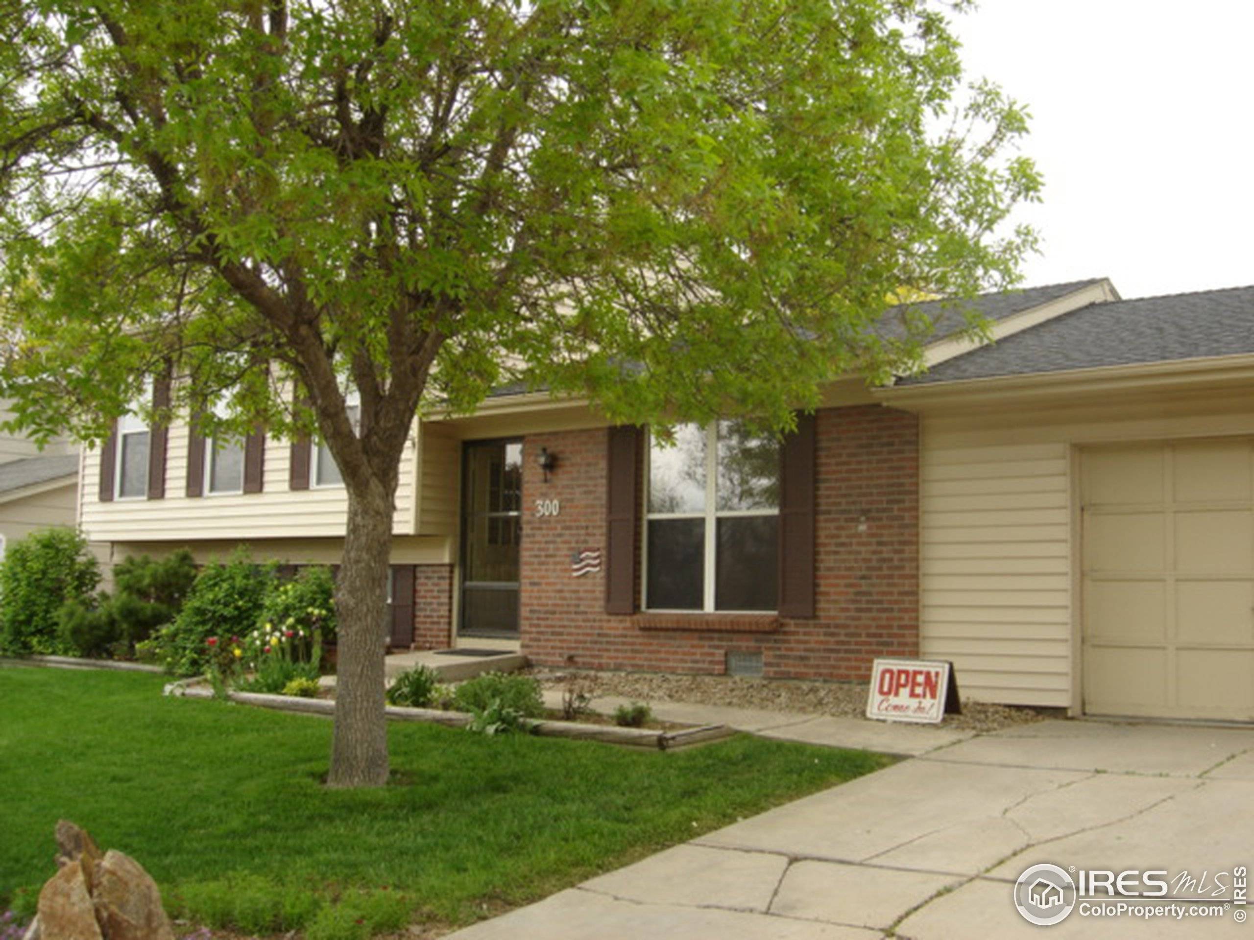 Lafayette, CO 80026,300 W Beacon Hill Dr