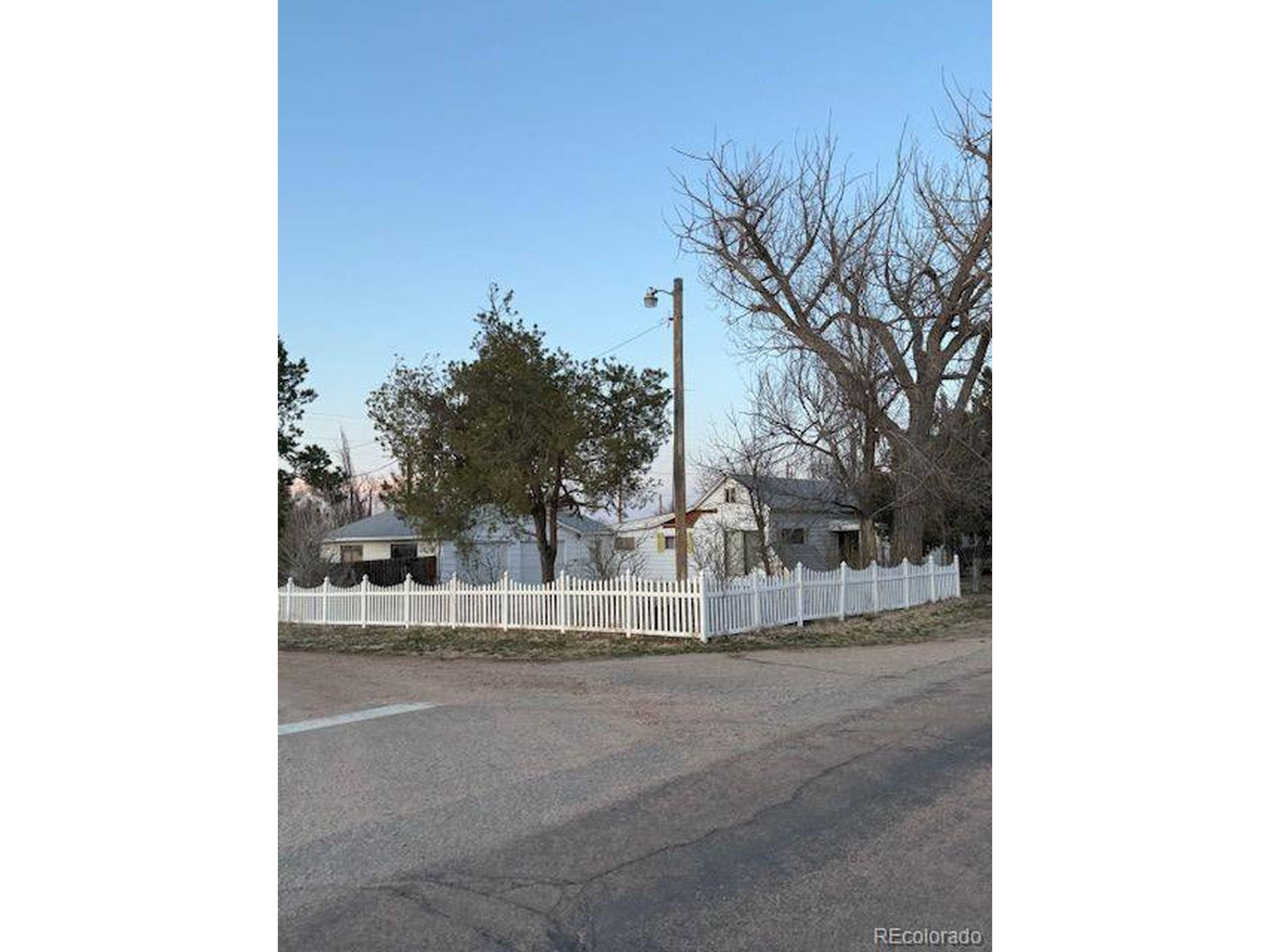 Roggen, CO 80651,403 Front St