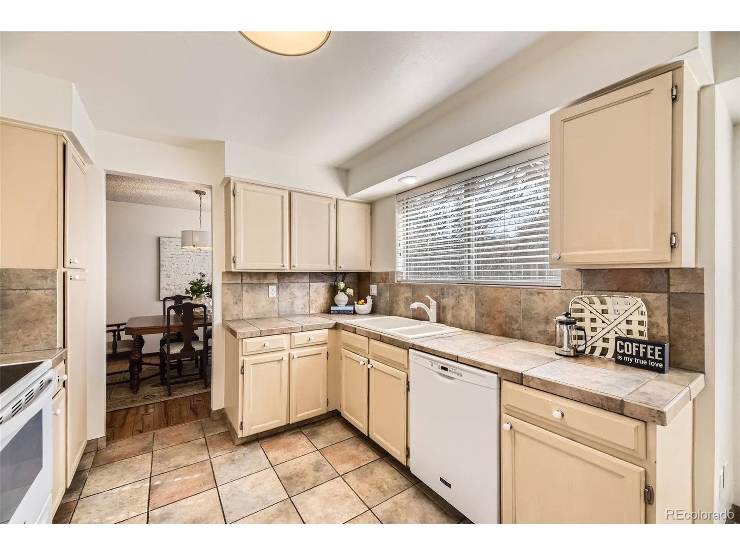 Centennial, CO 80122,1348 E Jamison Ave
