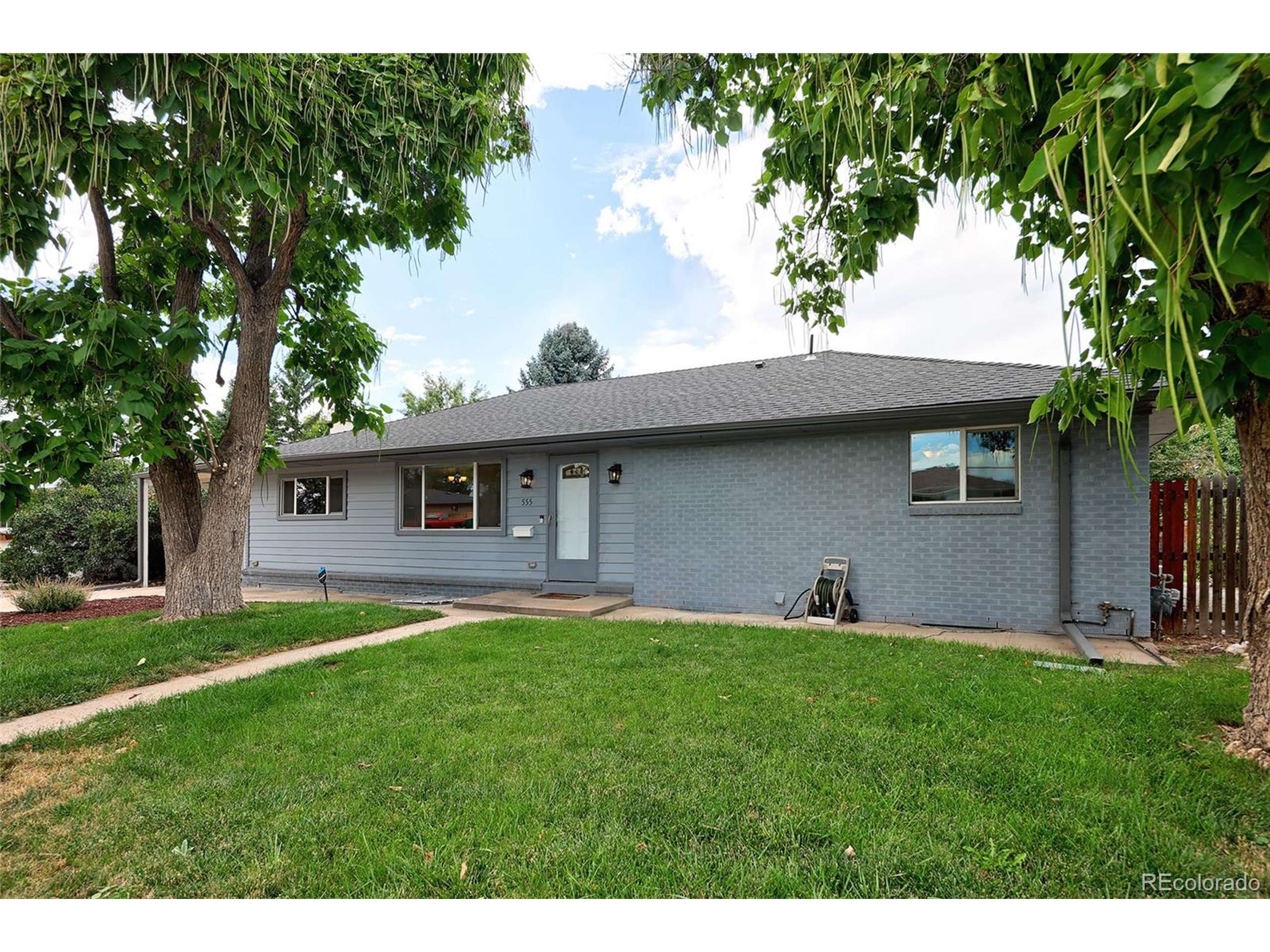 Littleton, CO 80120,555 W Peakview Ave