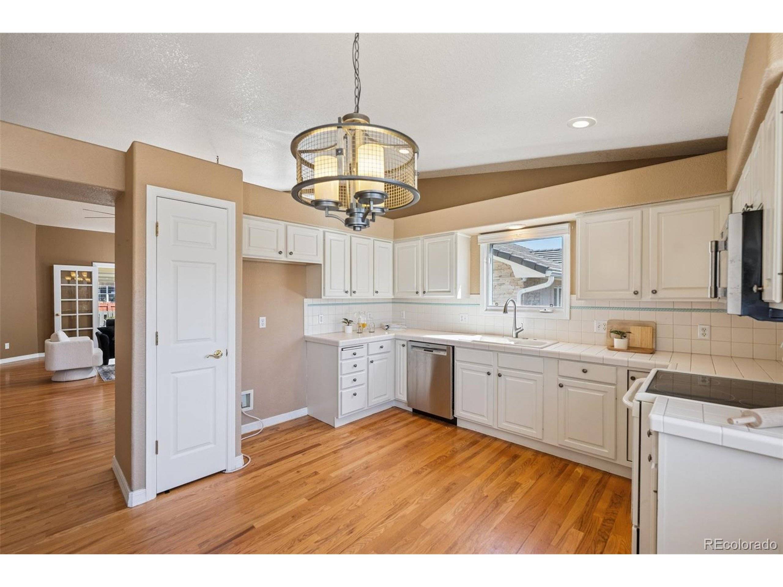 Colorado Springs, CO 80906,854 Loma Pt
