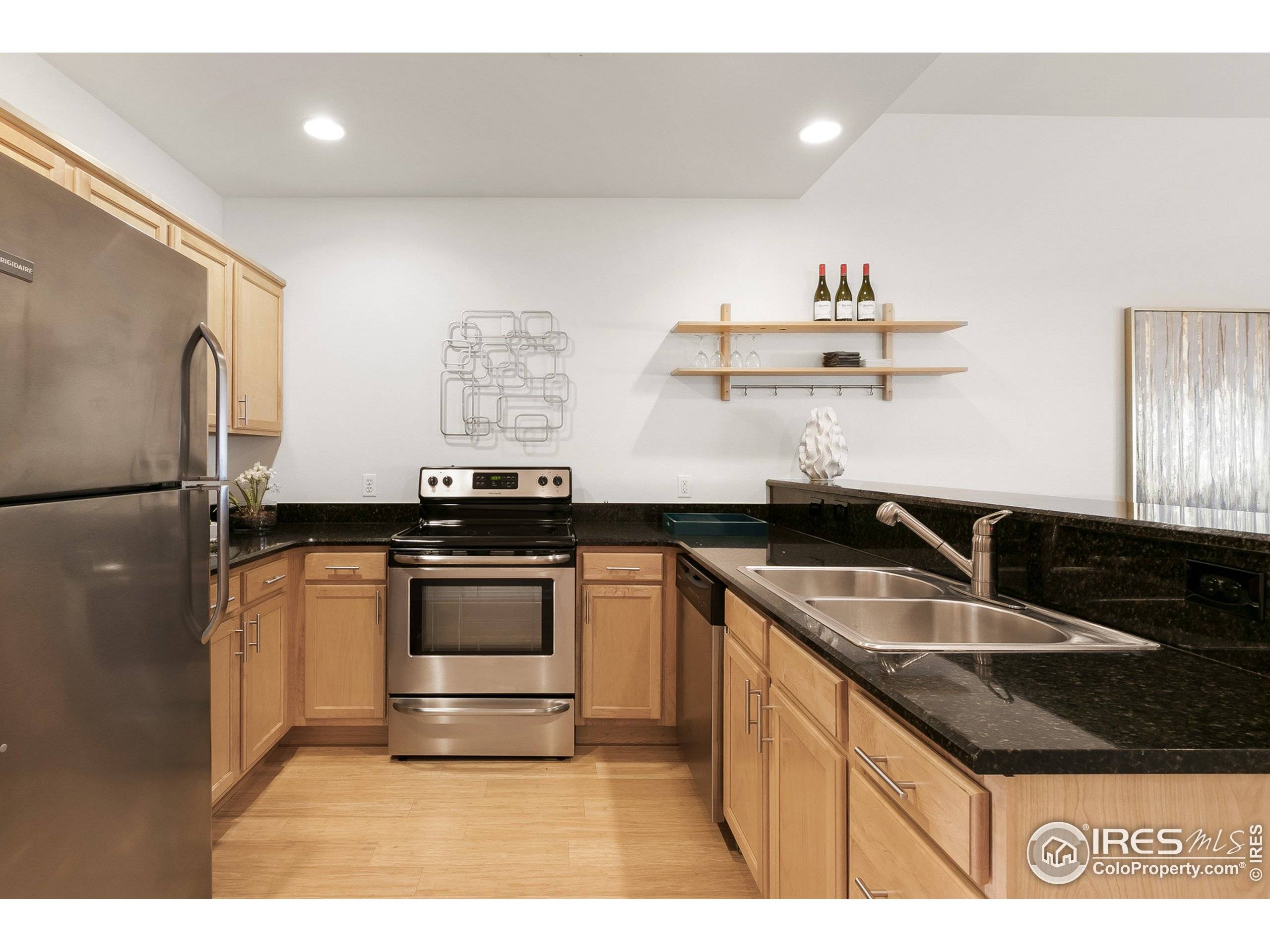 Boulder, CO 80302,1941 Pearl St #204