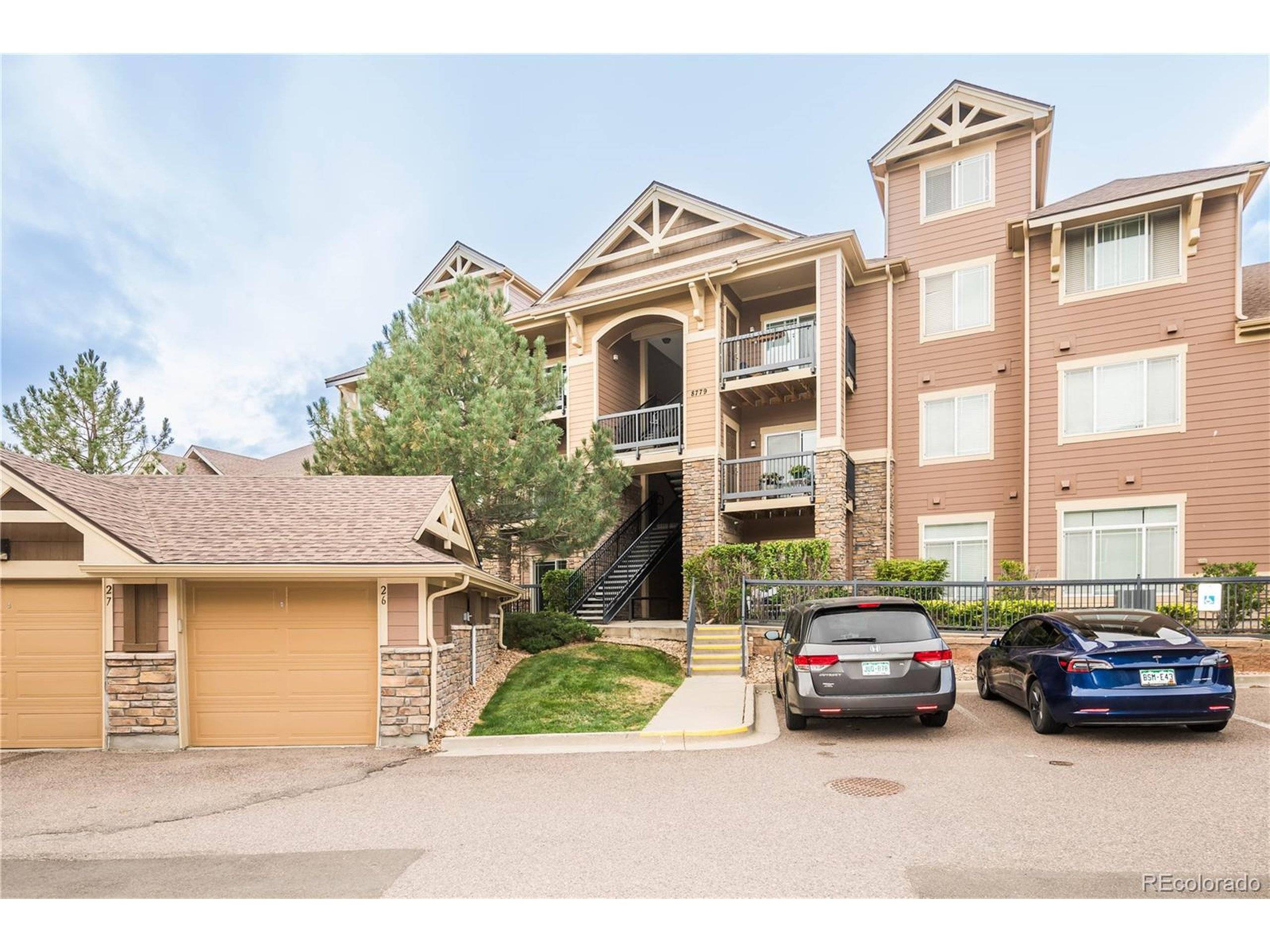 Littleton, CO 80127,8779 S Kipling Way #102