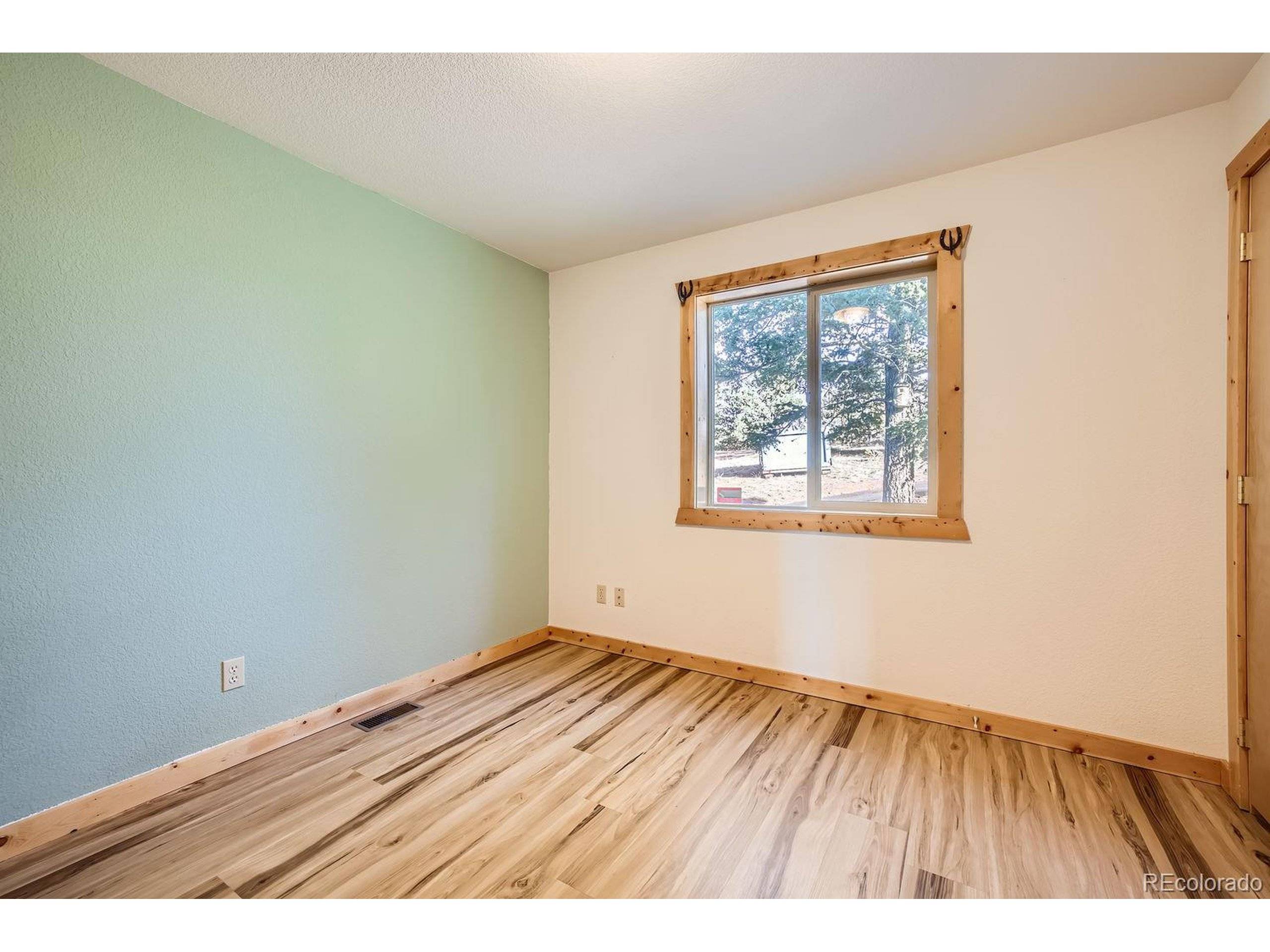 Florissant, CO 80816,25 Amanda Cir