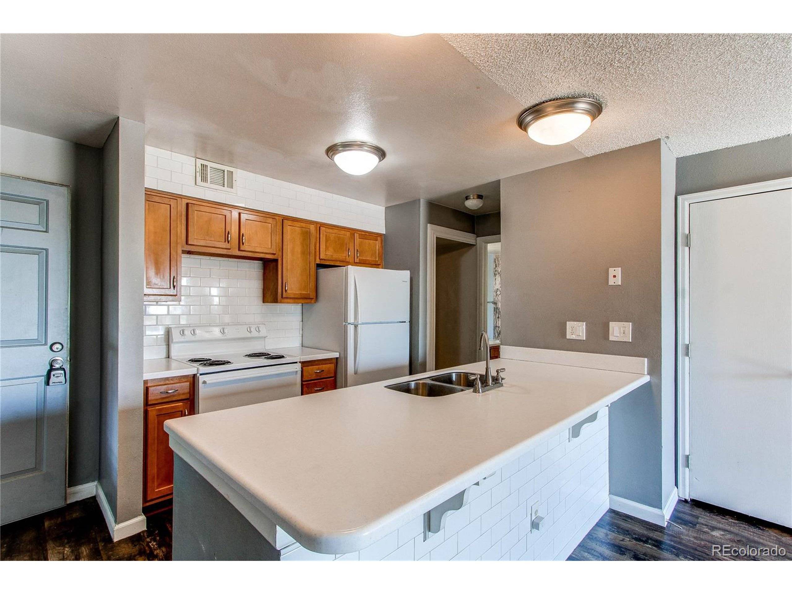 Thornton, CO 80229,8843 Colorado Blvd #207