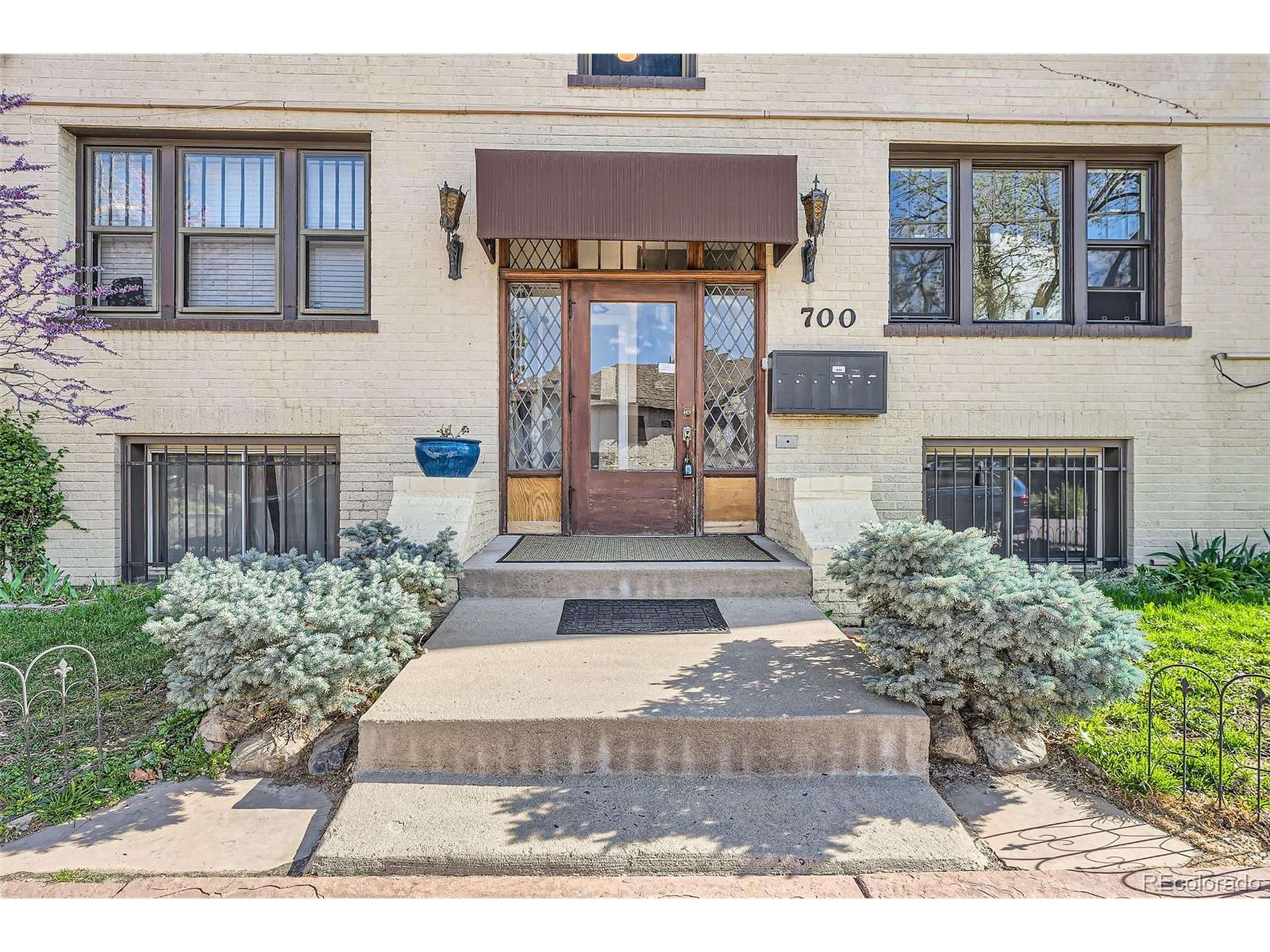 Denver, CO 80209,700 E Ellsworth Ave #2