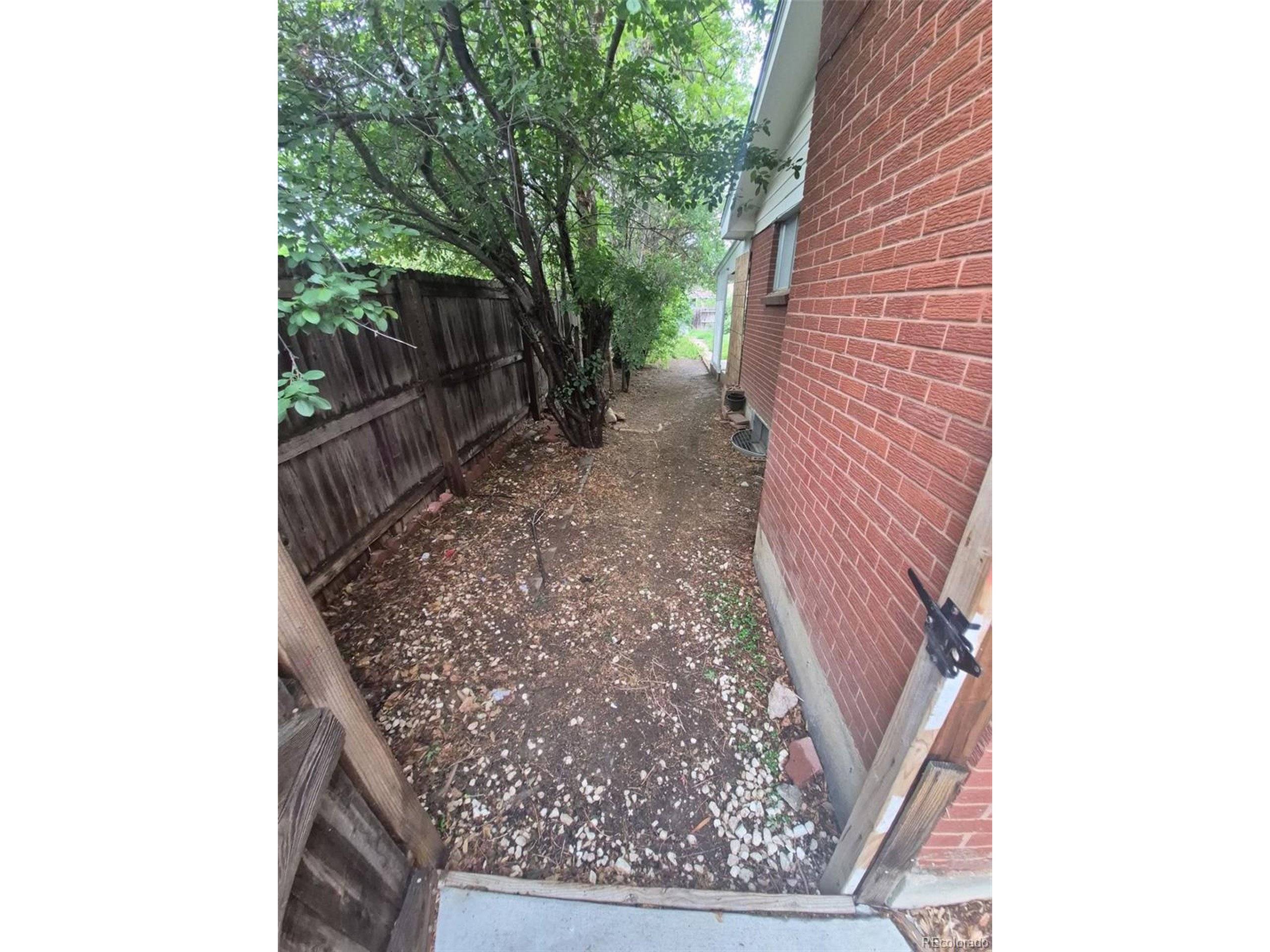 Aurora, CO 80011,387 Tucson St