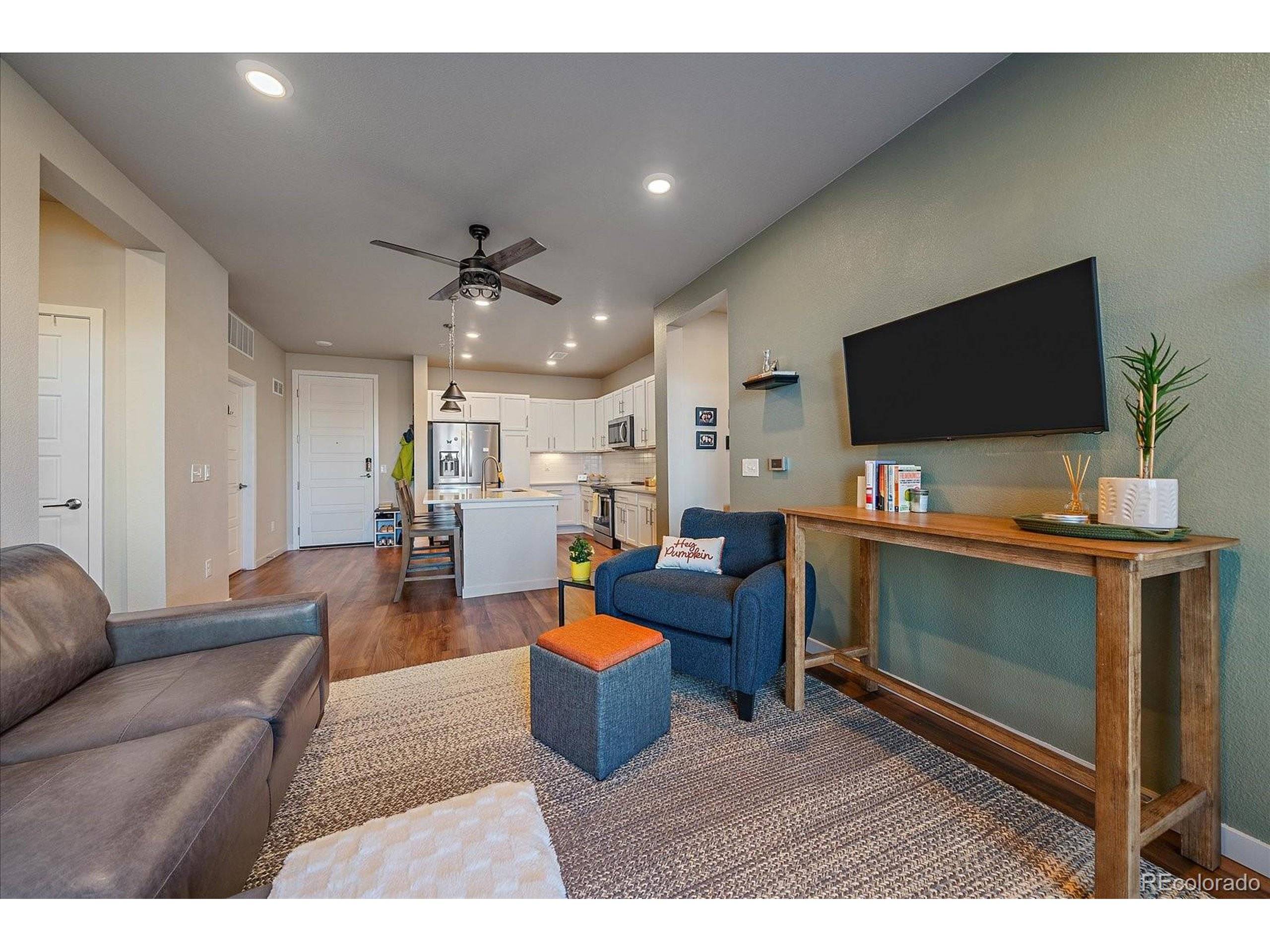Centennial, CO 80122,420 E Fremont Pl #203