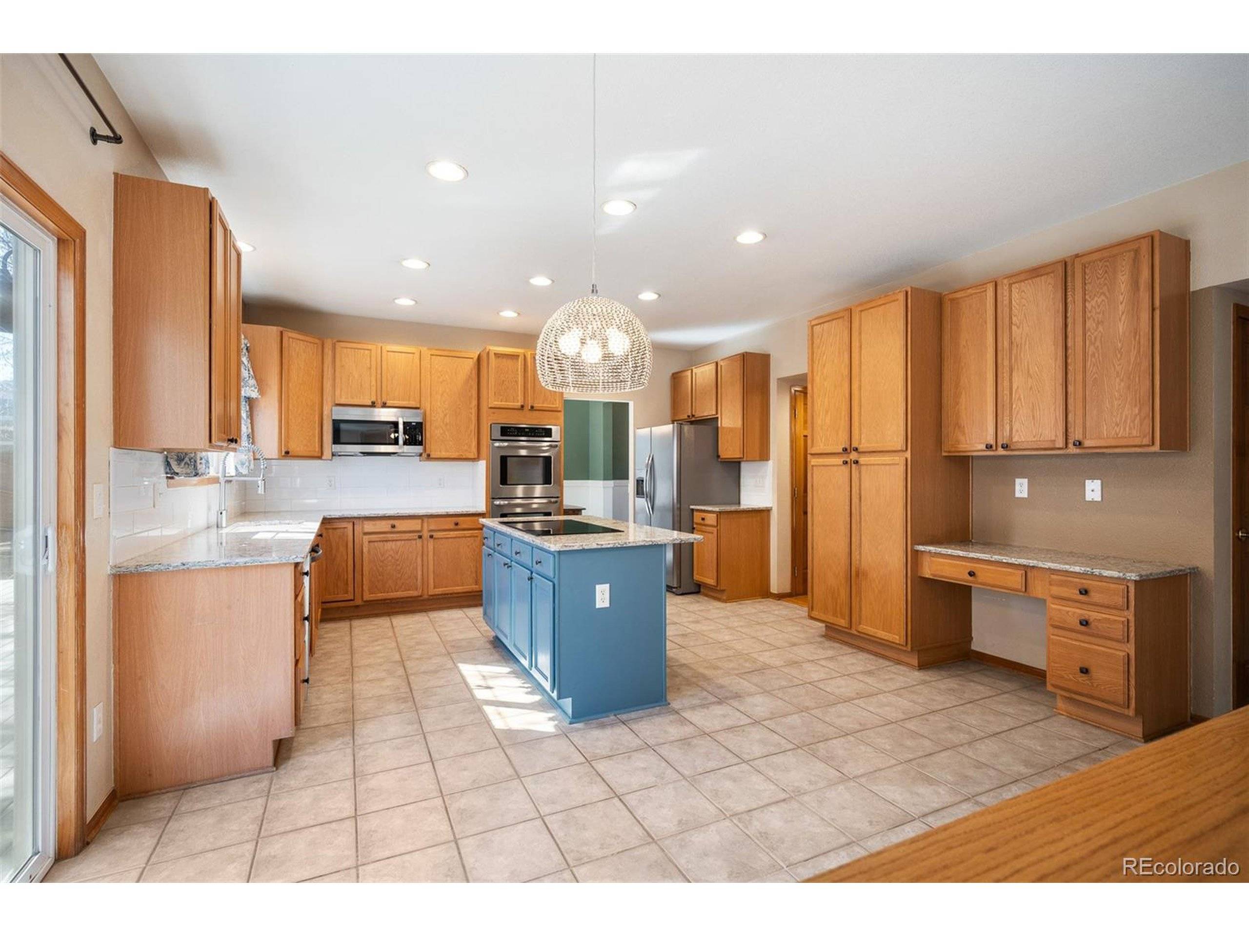Longmont, CO 80504,10512 Cimarron St