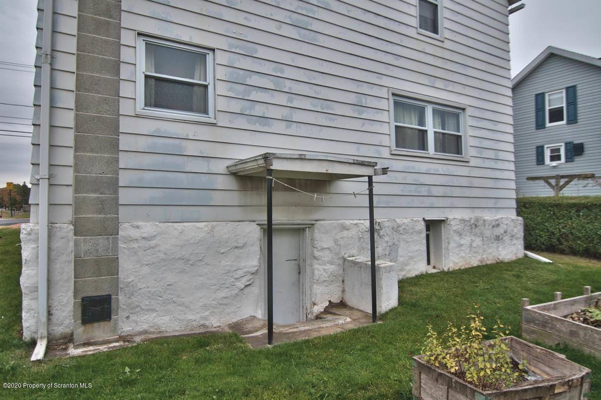 Throop, PA 18512,329 Dunmore St