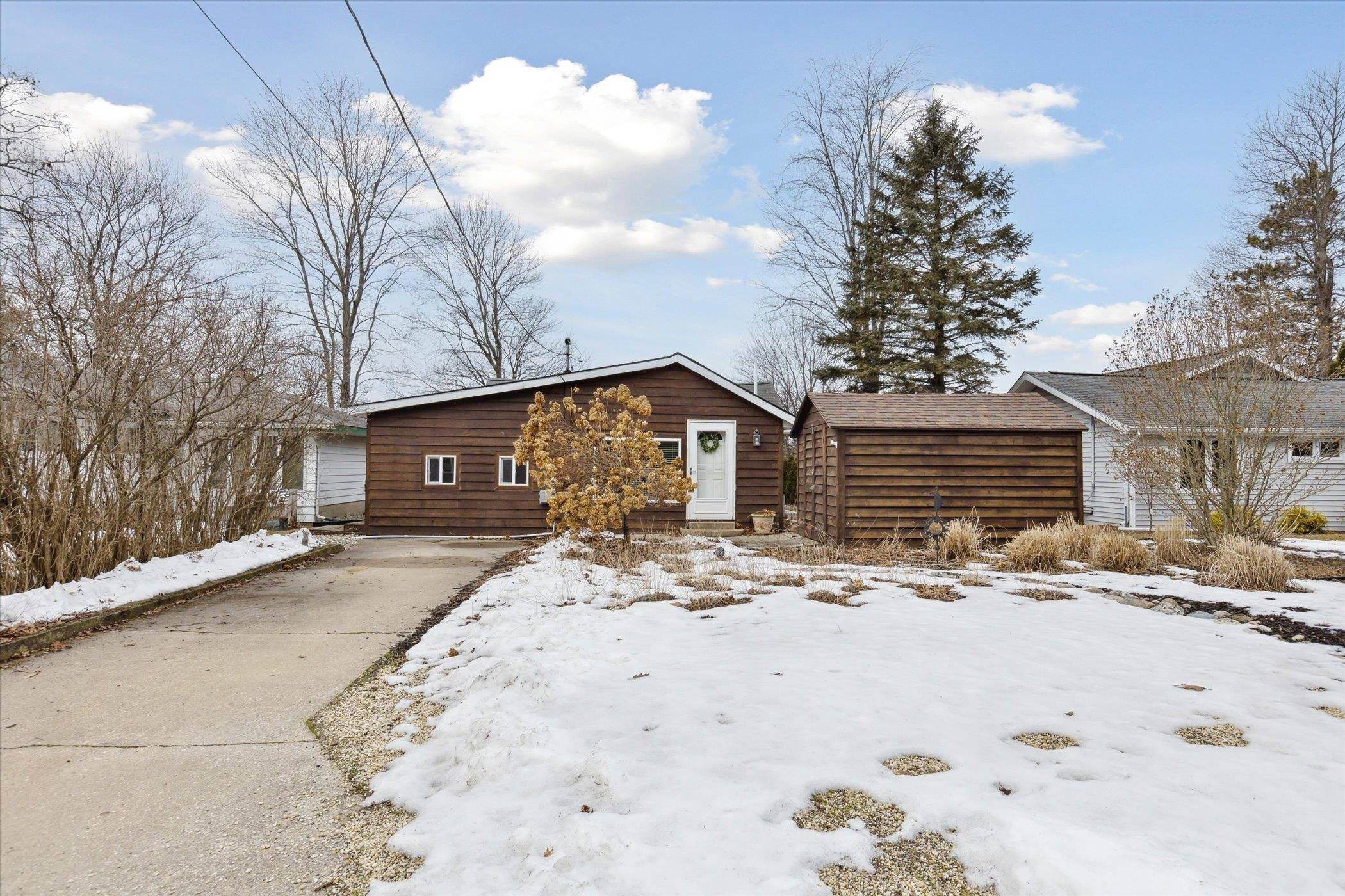 Sanford, MI 48657,2985 N Lakeview Drive