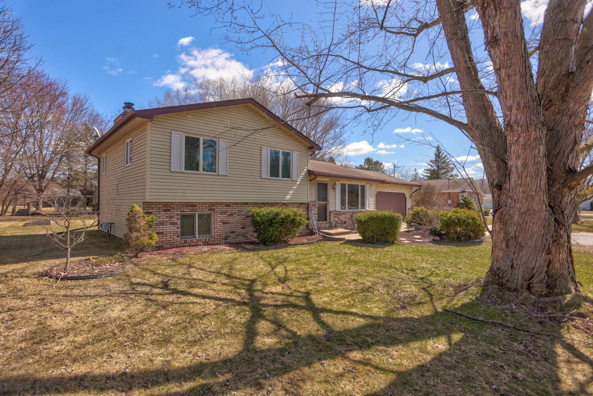 Freeland, MI 48623,4132 Meadowbrook Drive
