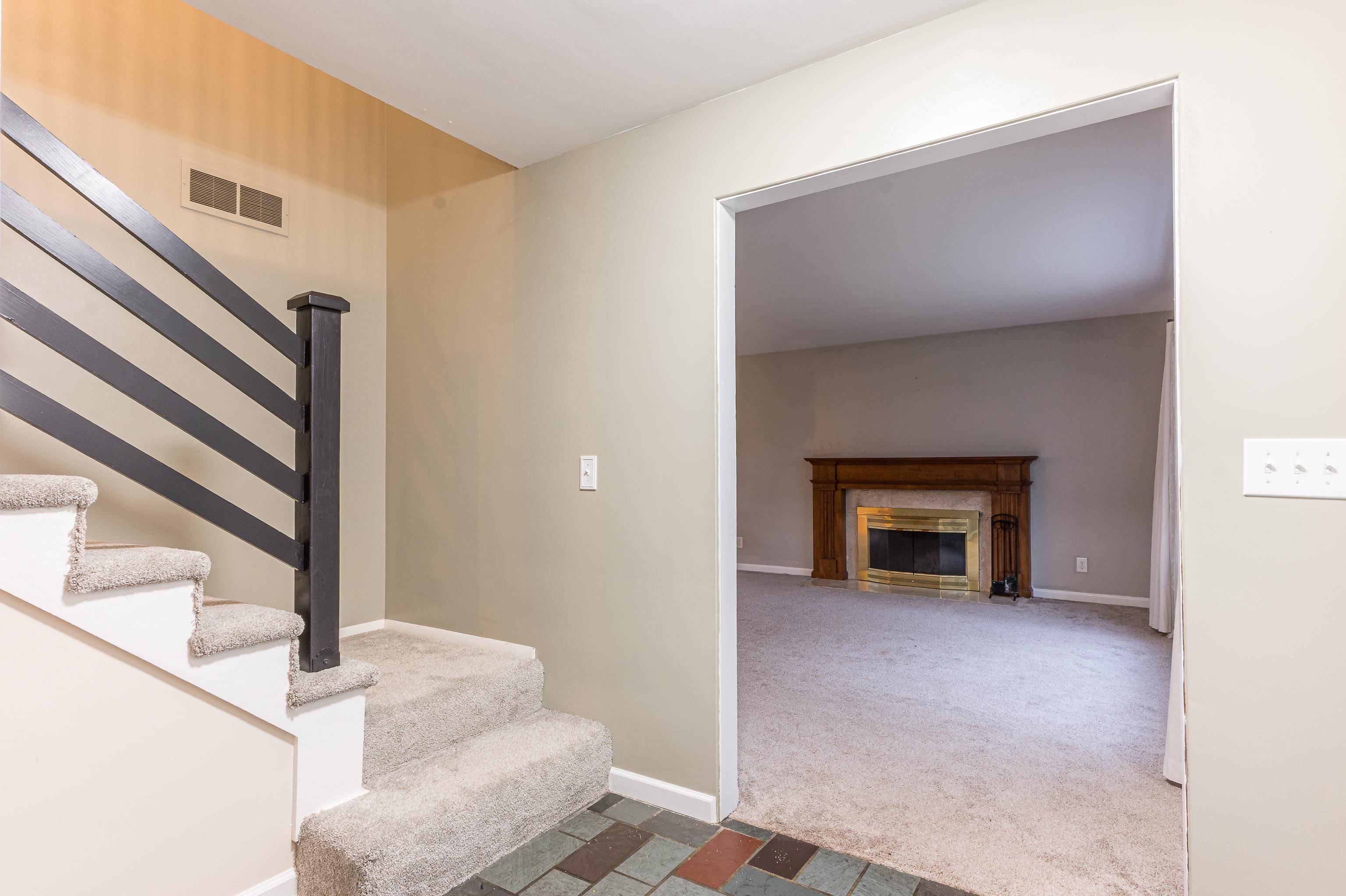 Midland, MI 48640,1215 Kingsbury Court