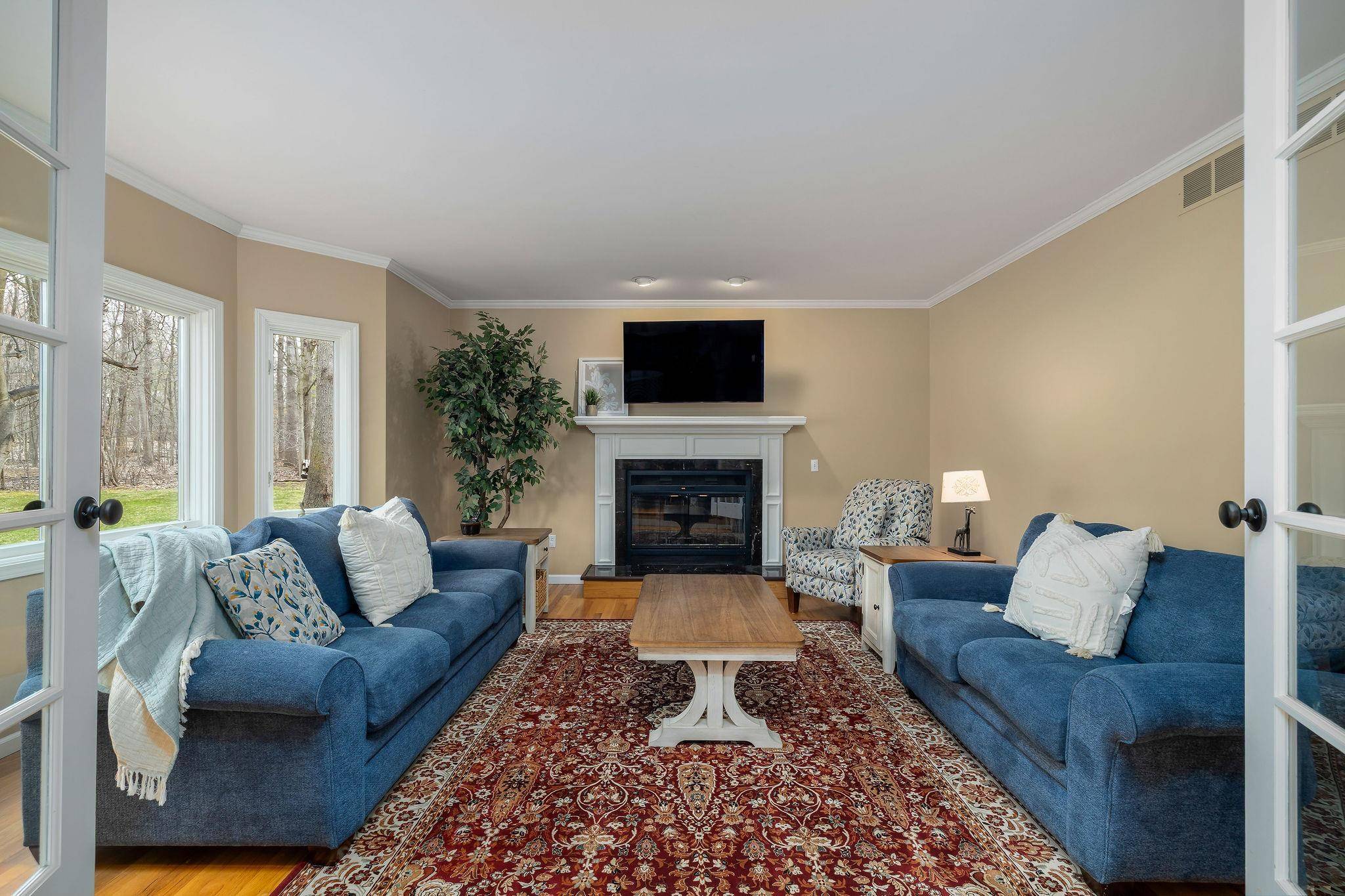 Midland, MI 48642,817 Honeysuckle Circle