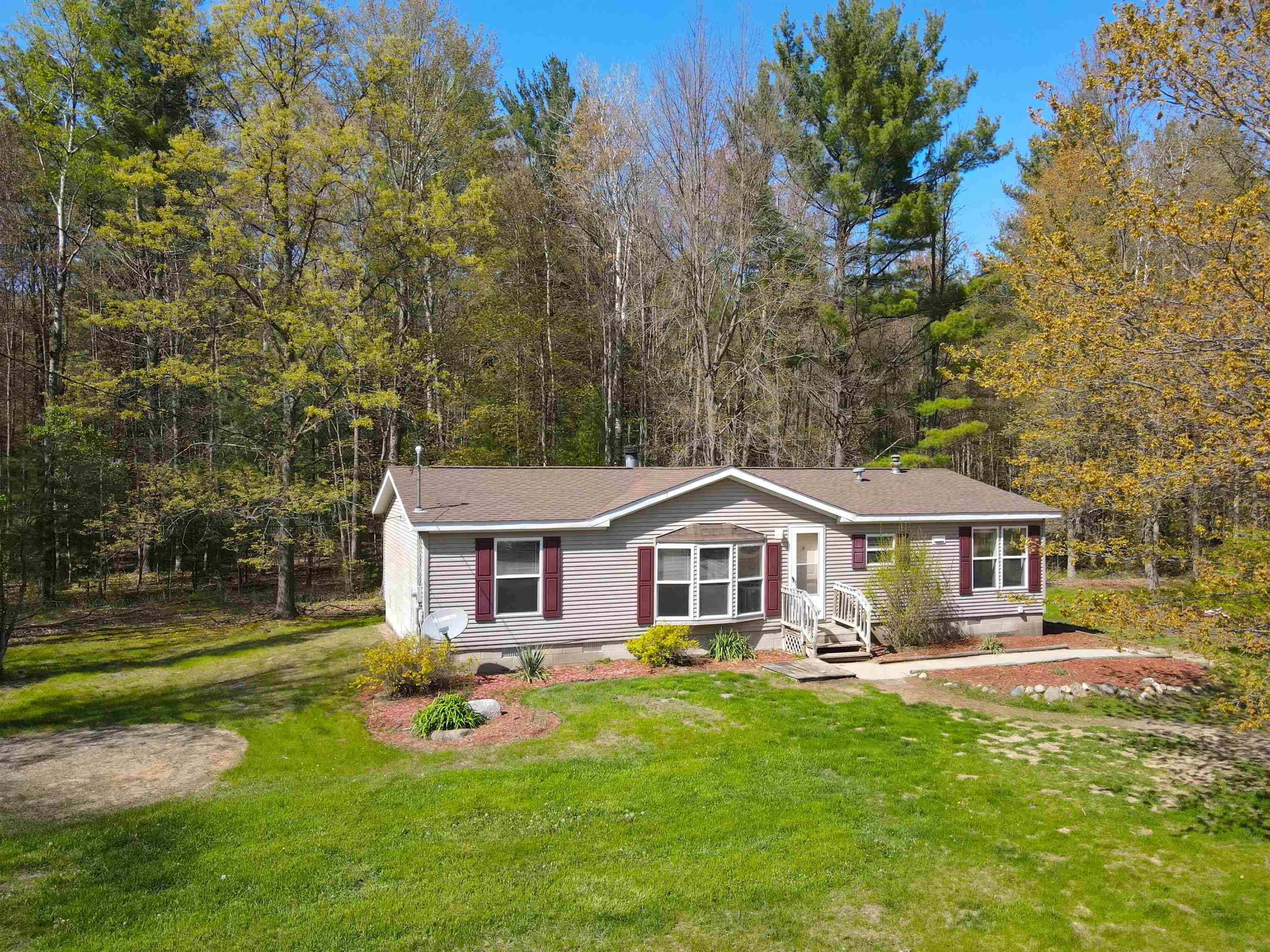 Sanford, MI 48657,1448 W Sian Drive
