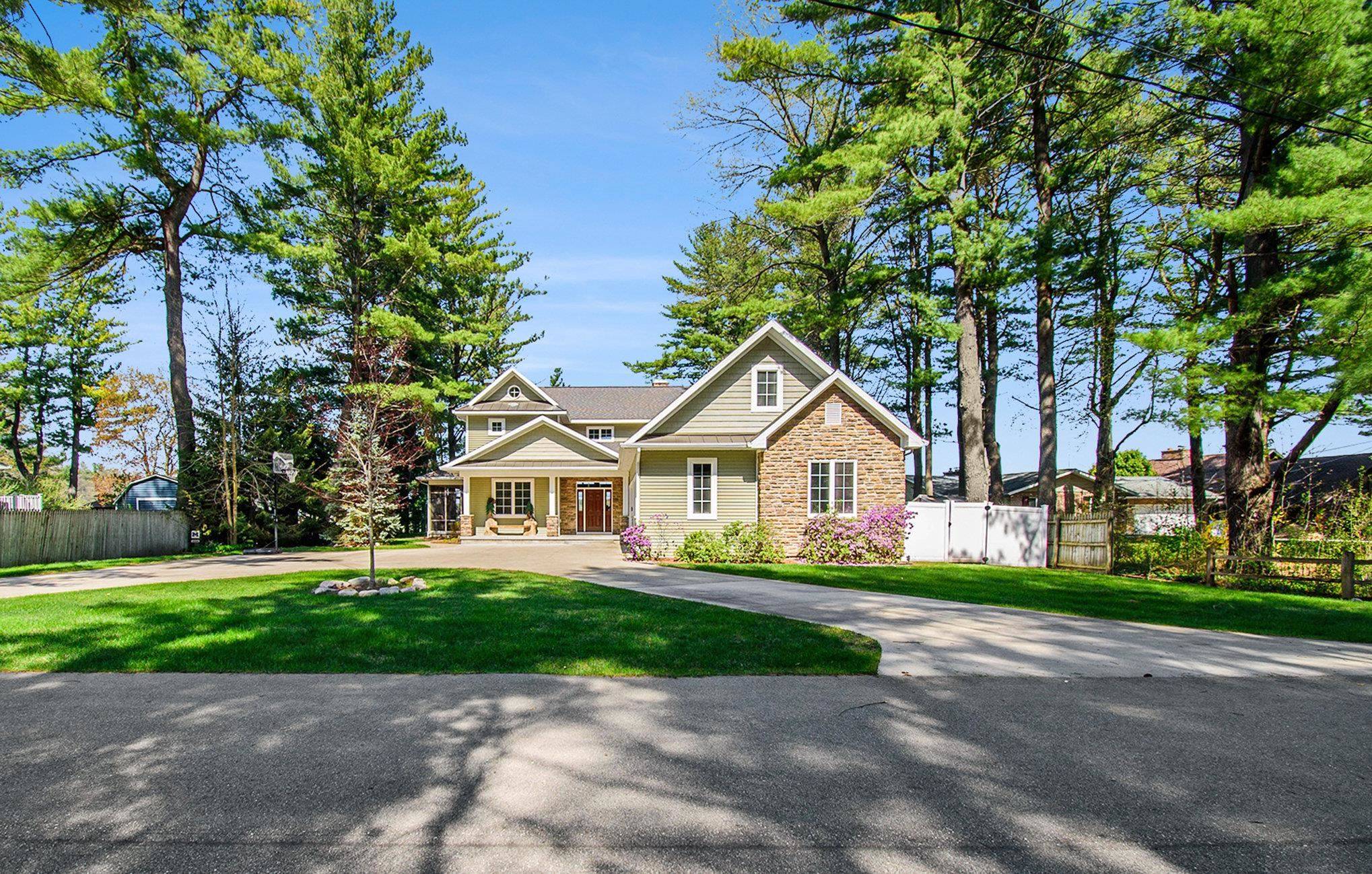 Sanford, MI 48657,2910 N Wilson Drive